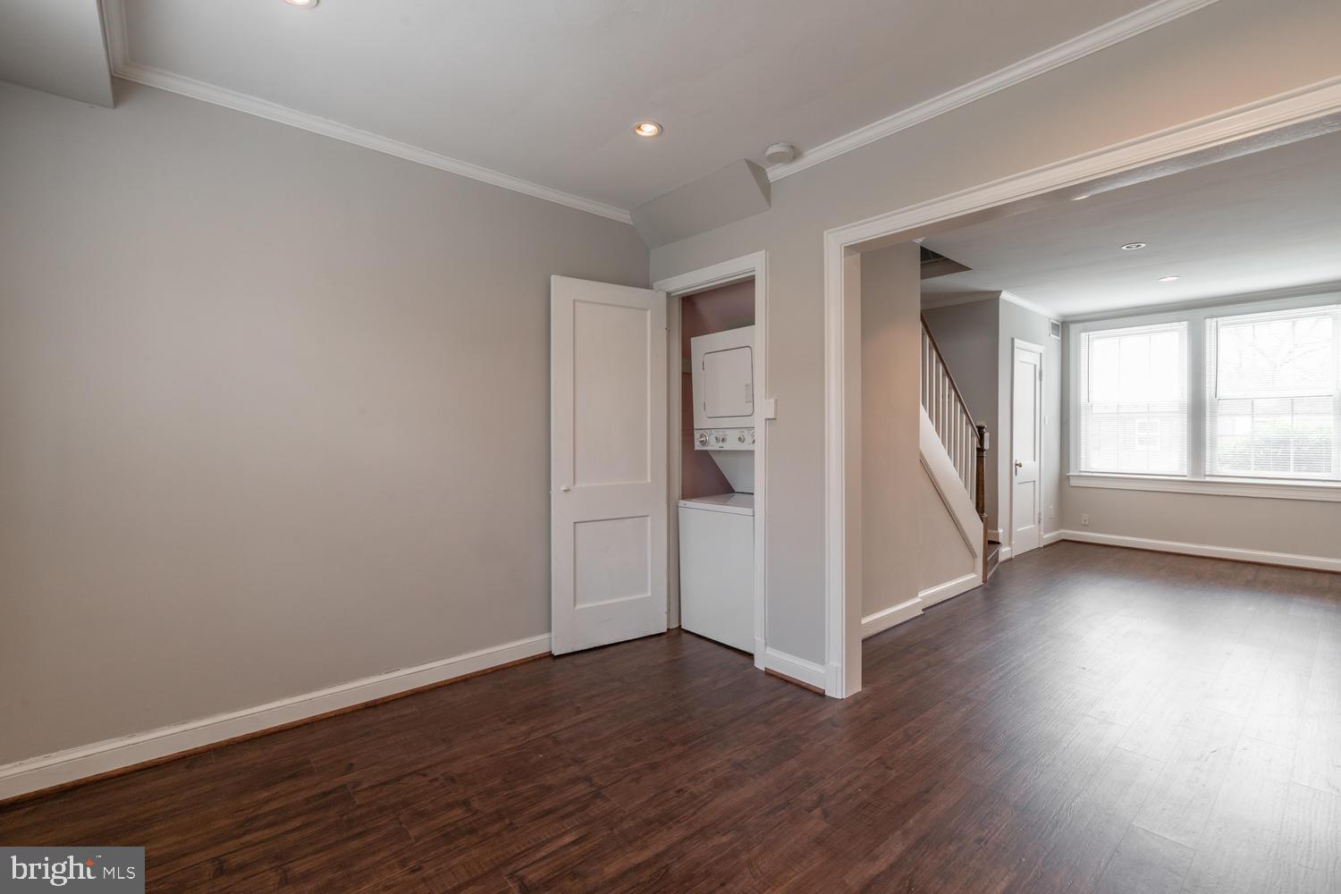 1401 S BARTON STREET 219