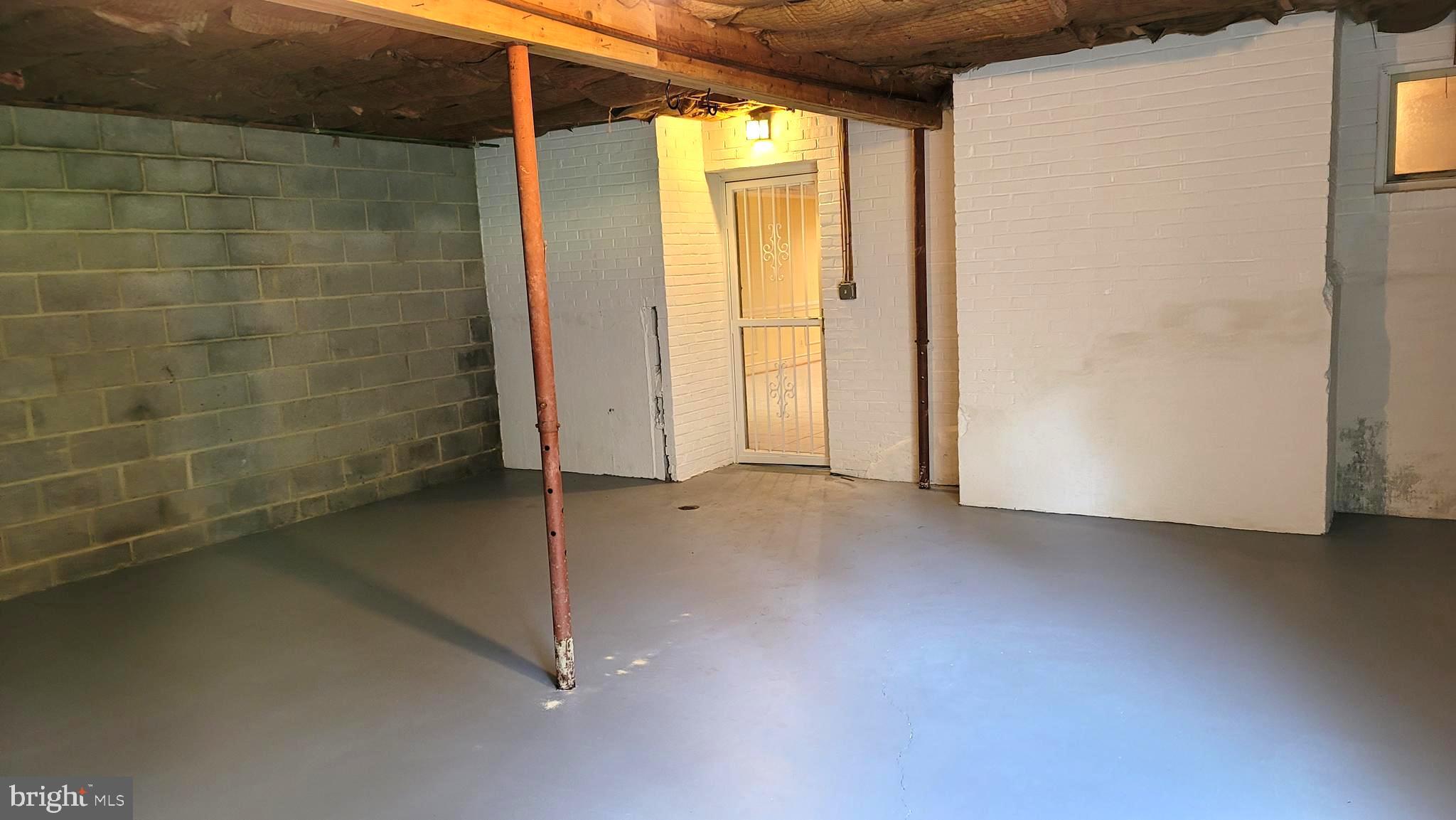 DARNESTOWN OUTSIDE - Residential