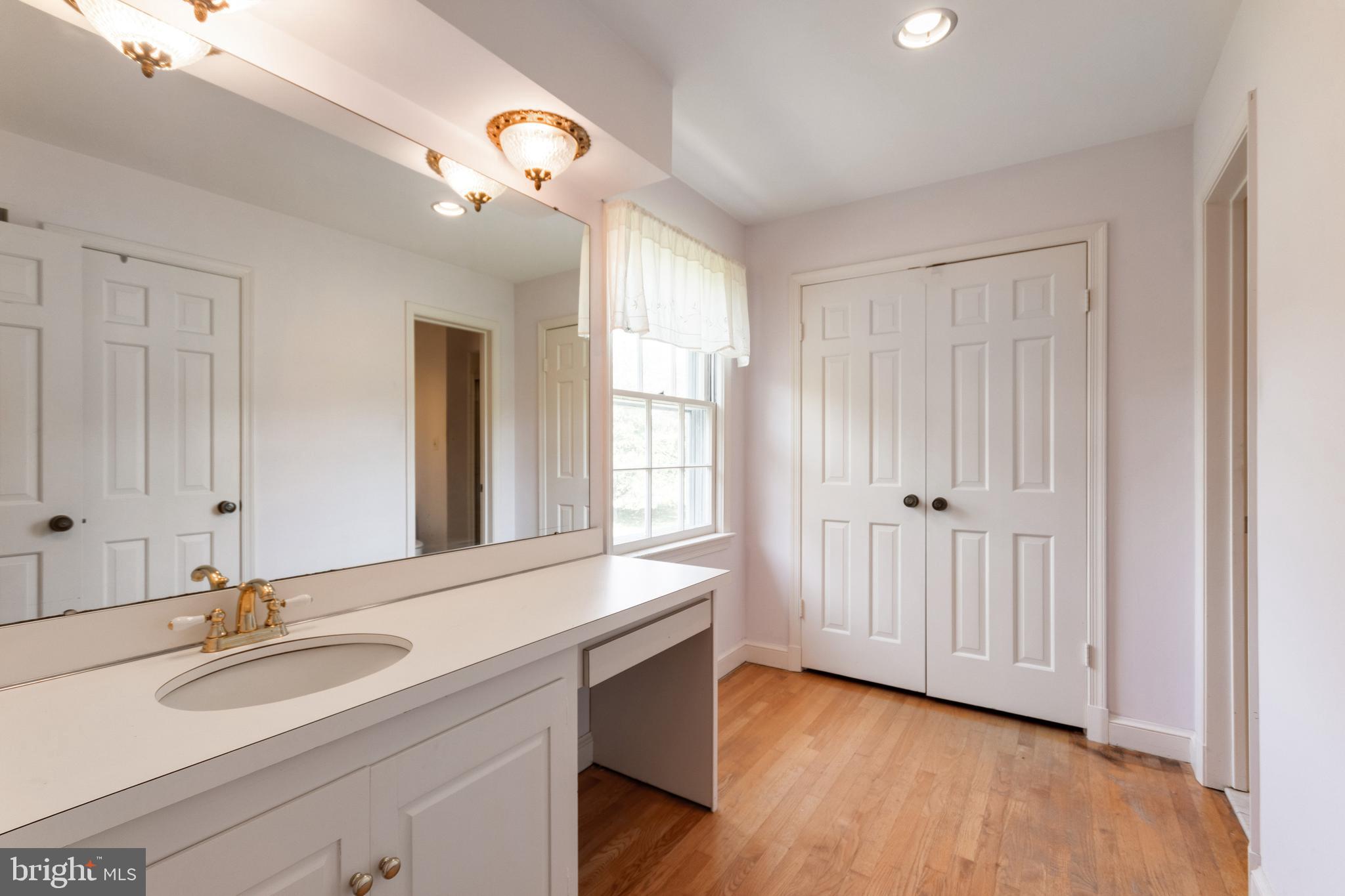 DARNESTOWN OUTSIDE - Residential