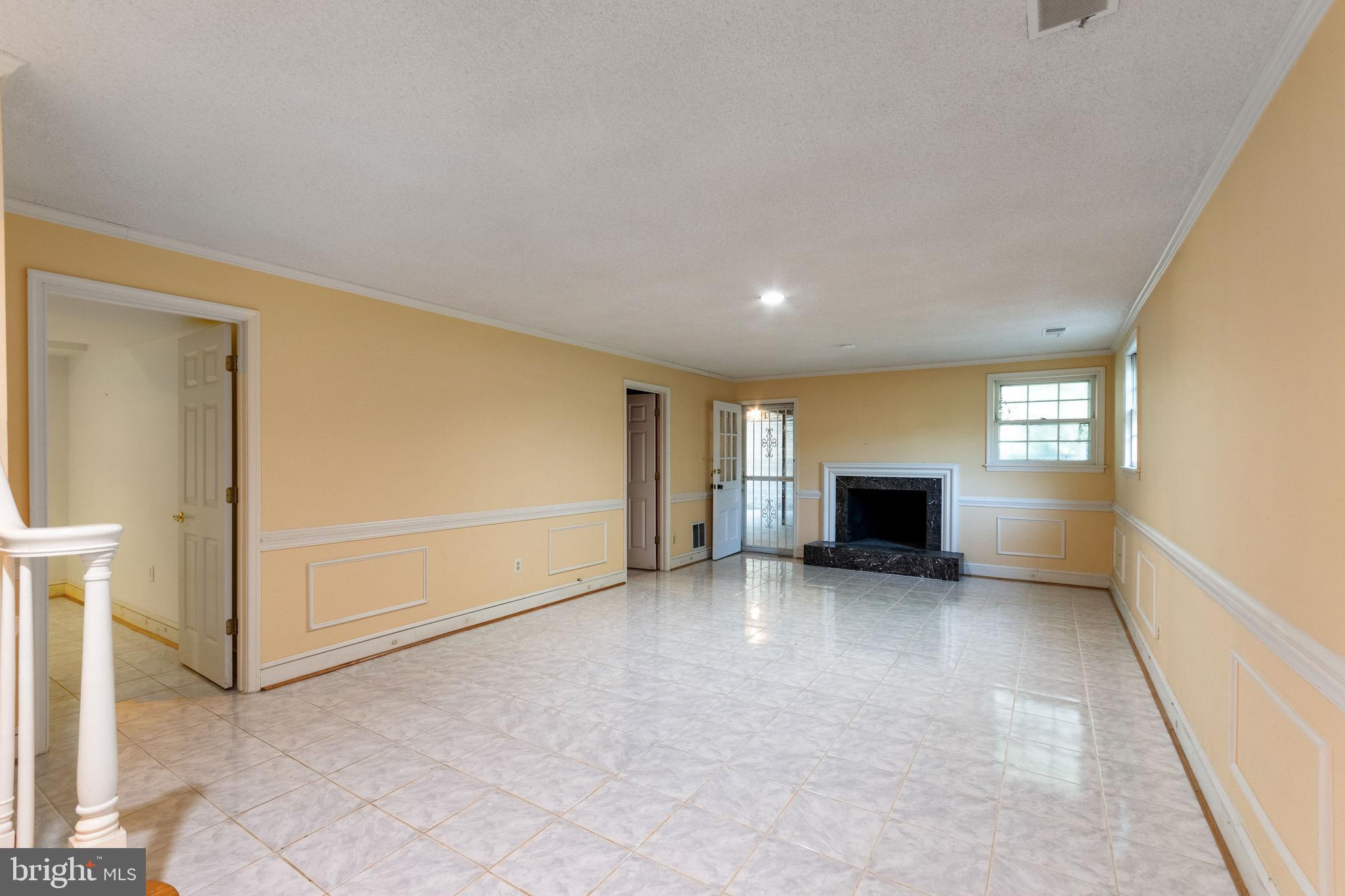 DARNESTOWN OUTSIDE - Residential