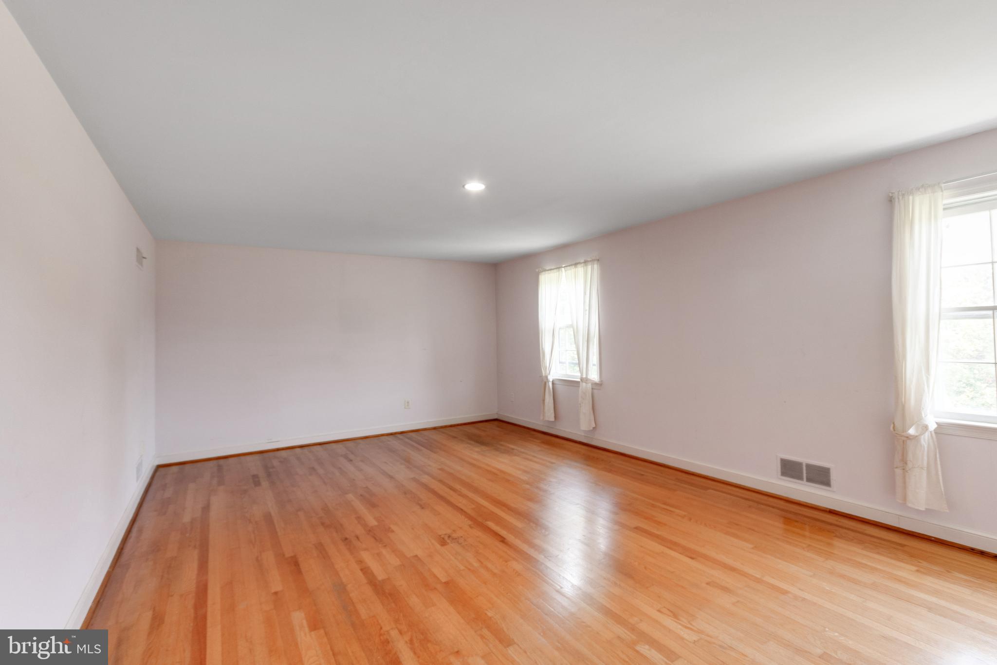 DARNESTOWN OUTSIDE - Residential