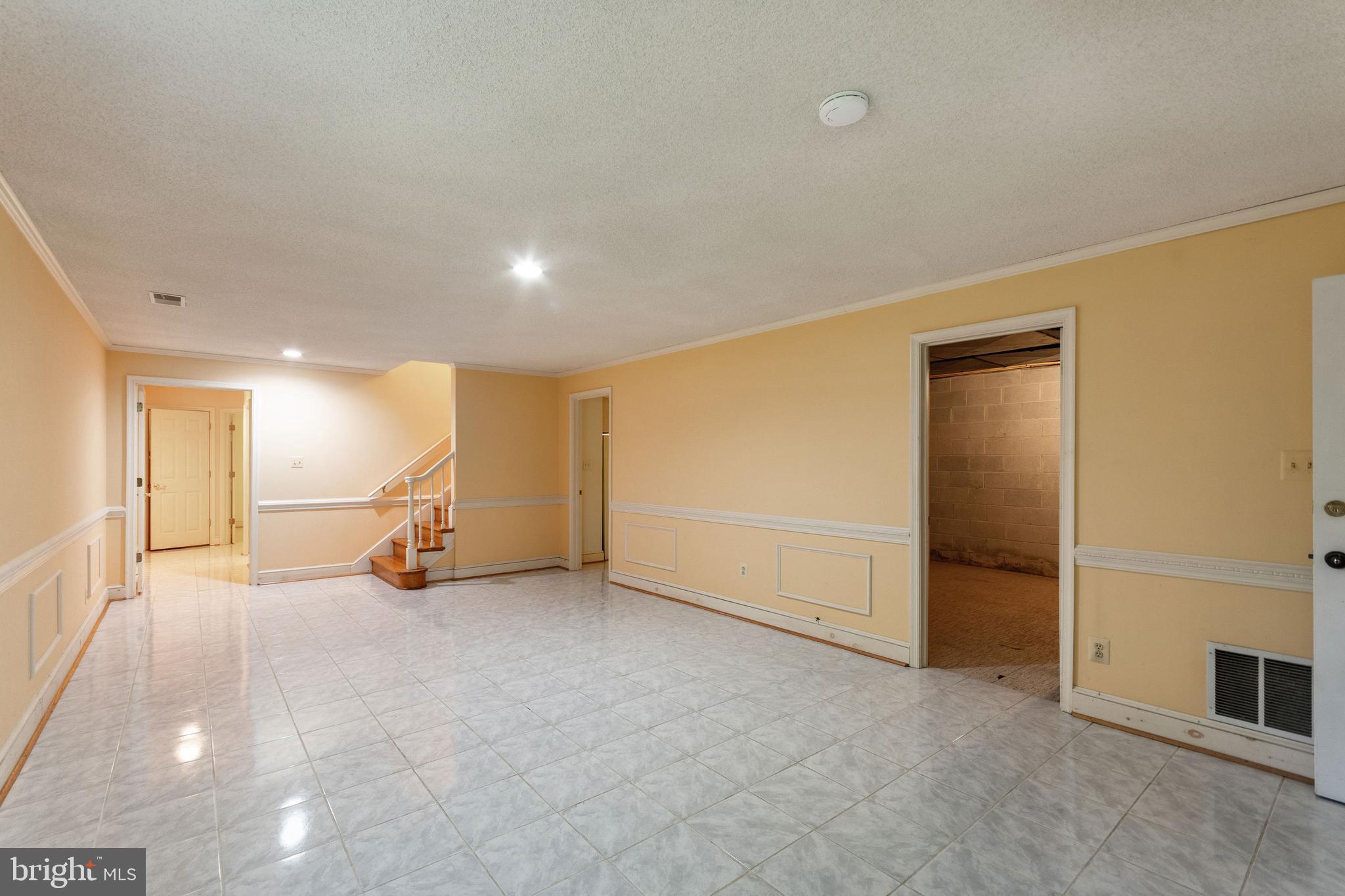 DARNESTOWN OUTSIDE - Residential