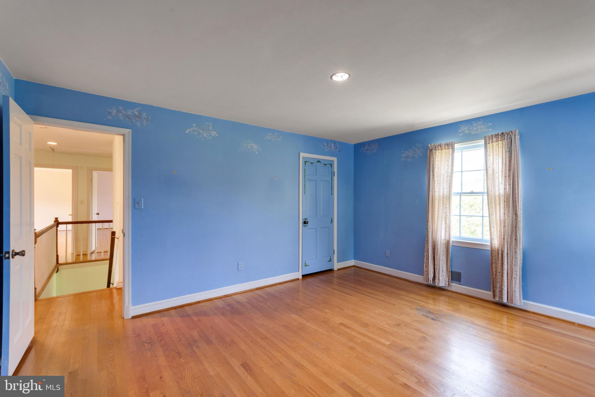 DARNESTOWN OUTSIDE - Residential