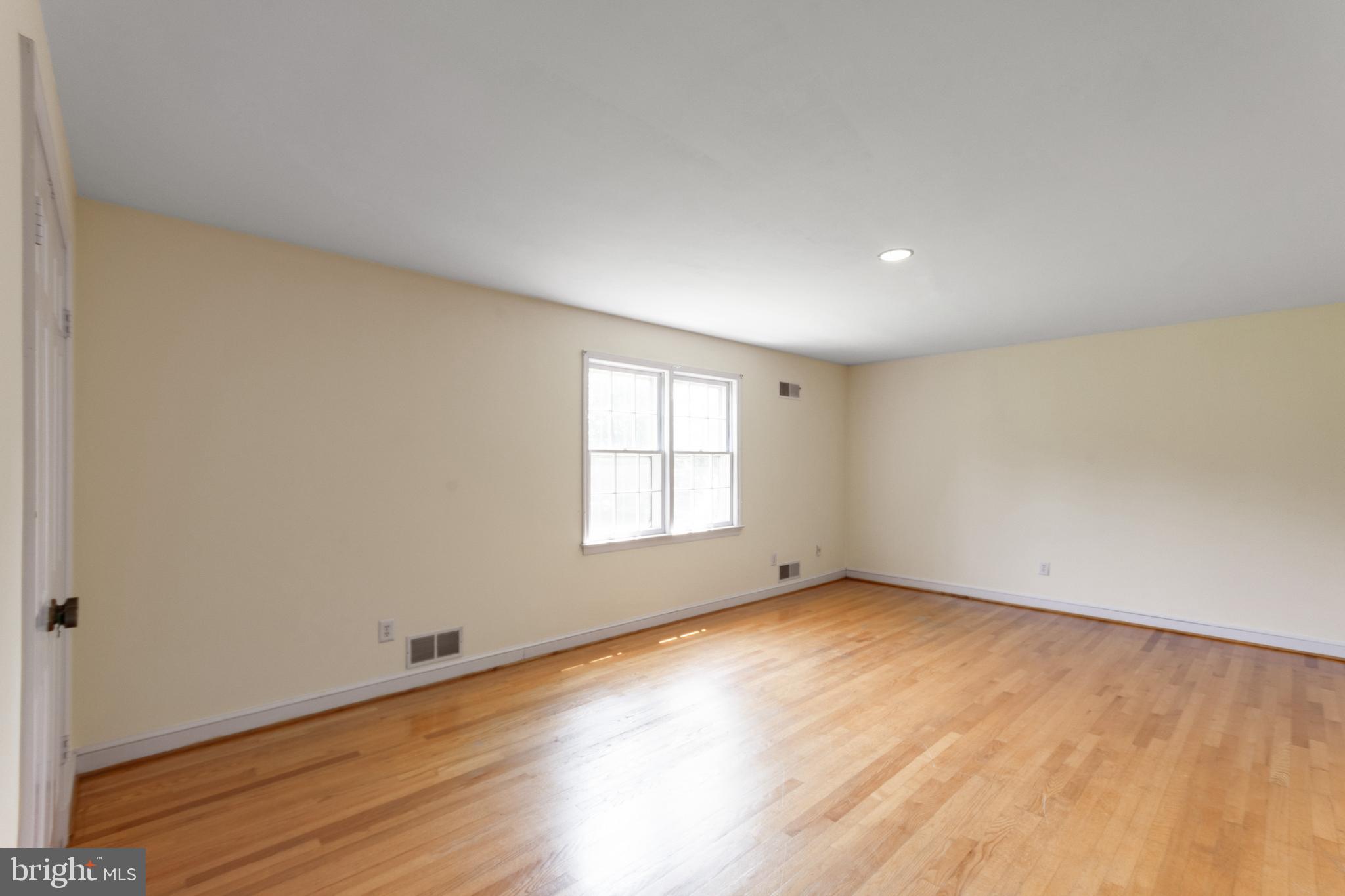 DARNESTOWN OUTSIDE - Residential