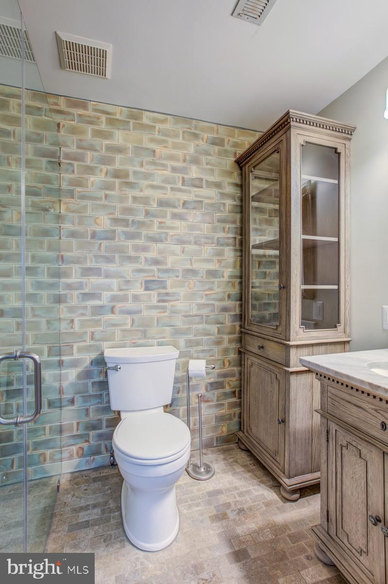 PARKER GRAY - Residential Lease