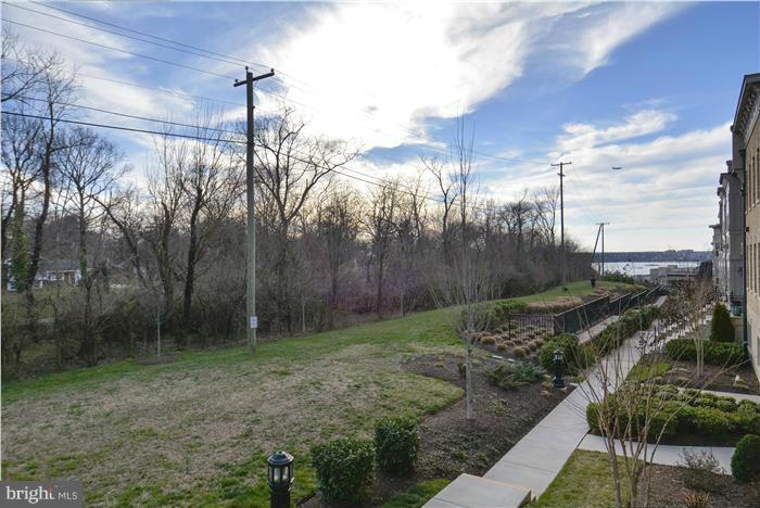 POTOMAC OVERLOOK CONDO - Residential Lease