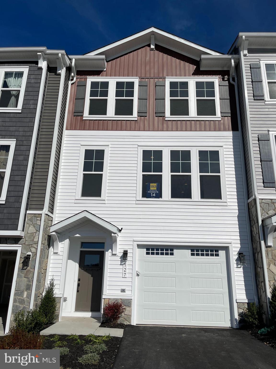 LAKE FREDERICK - Residential Lease