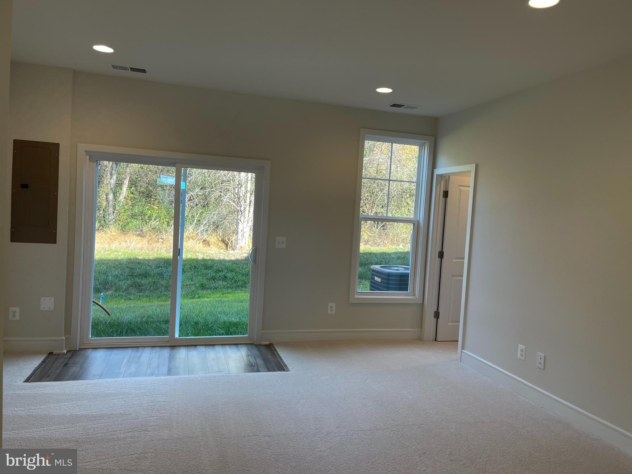 LAKE FREDERICK - Residential Lease