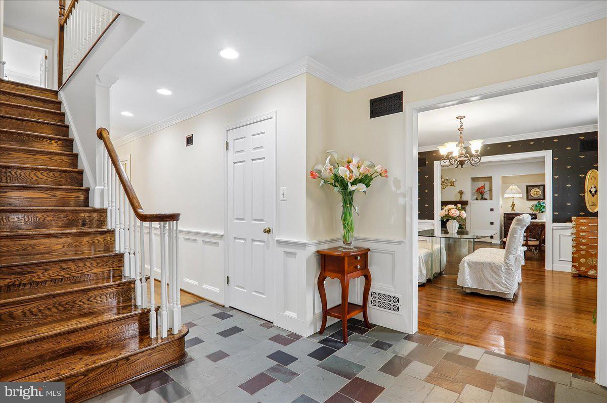 9612 KENTSDALE DRIVE