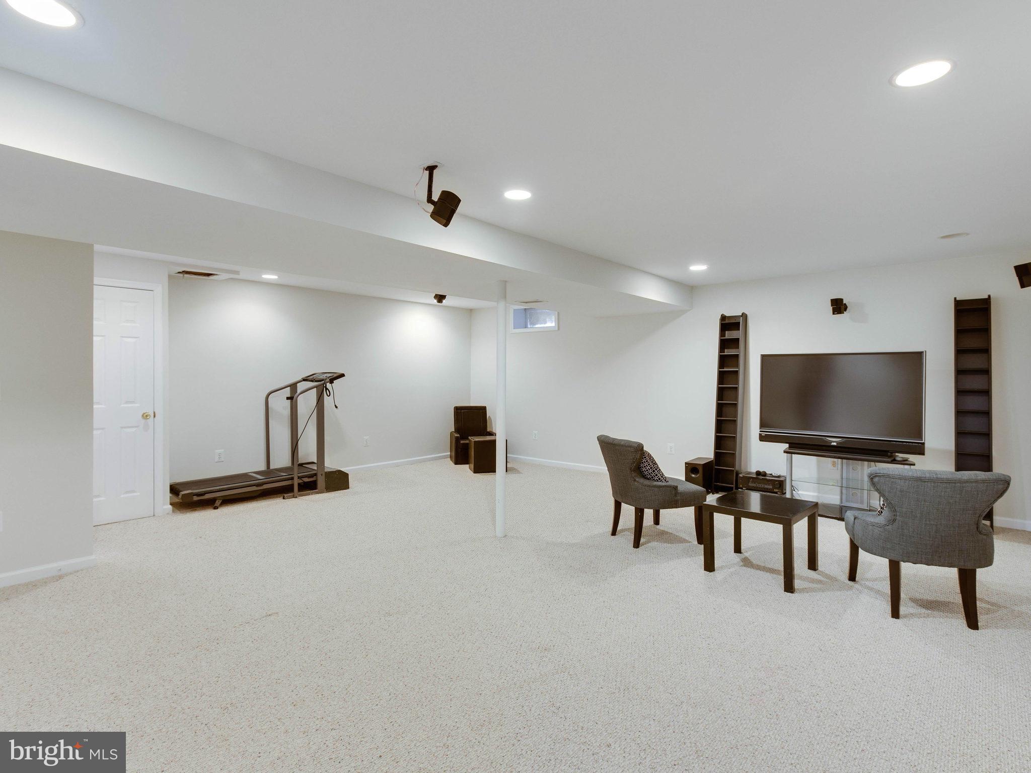 NEWINGTON FOREST - Residential