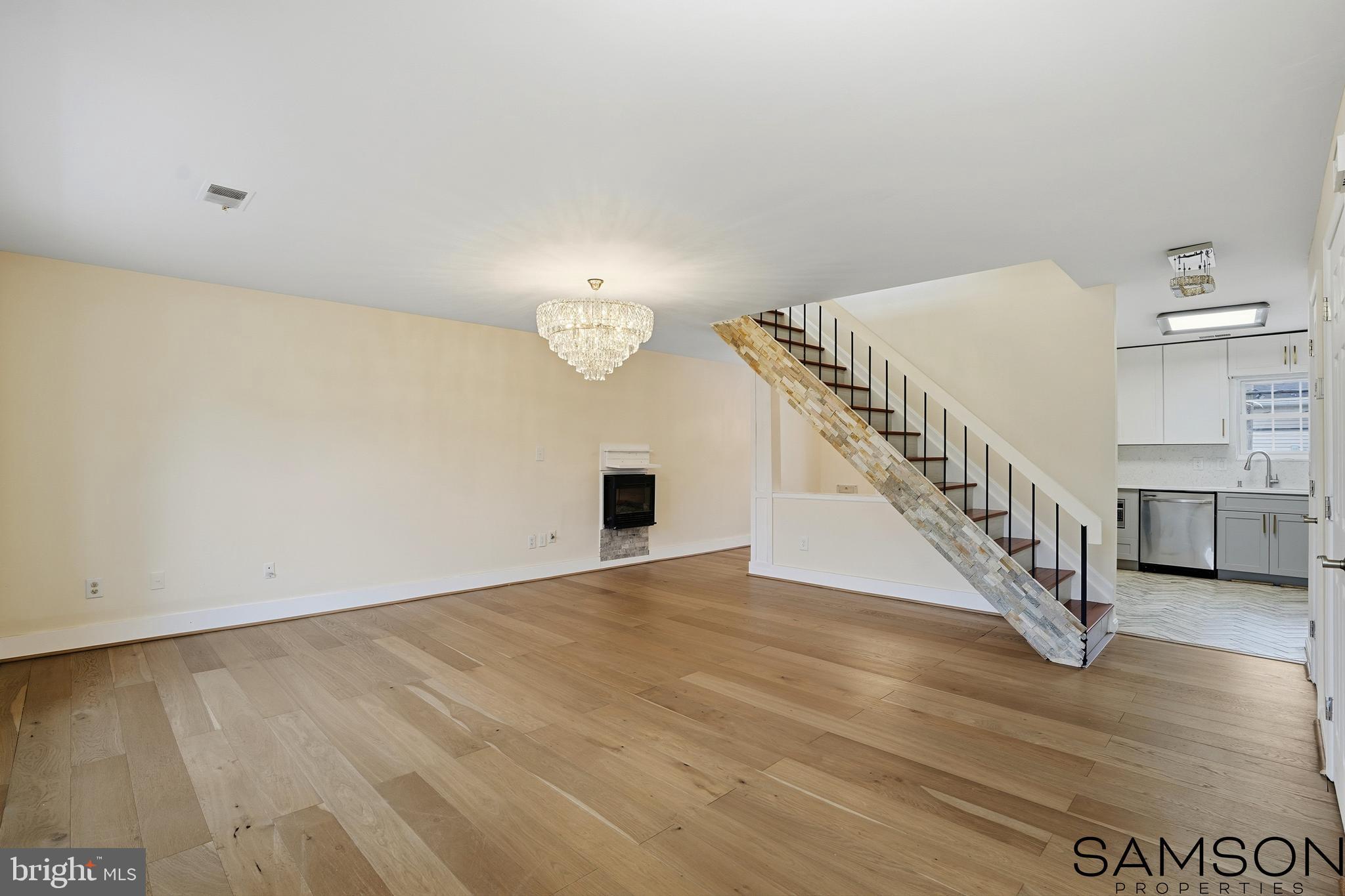 FRANKLIN FARM - Residential