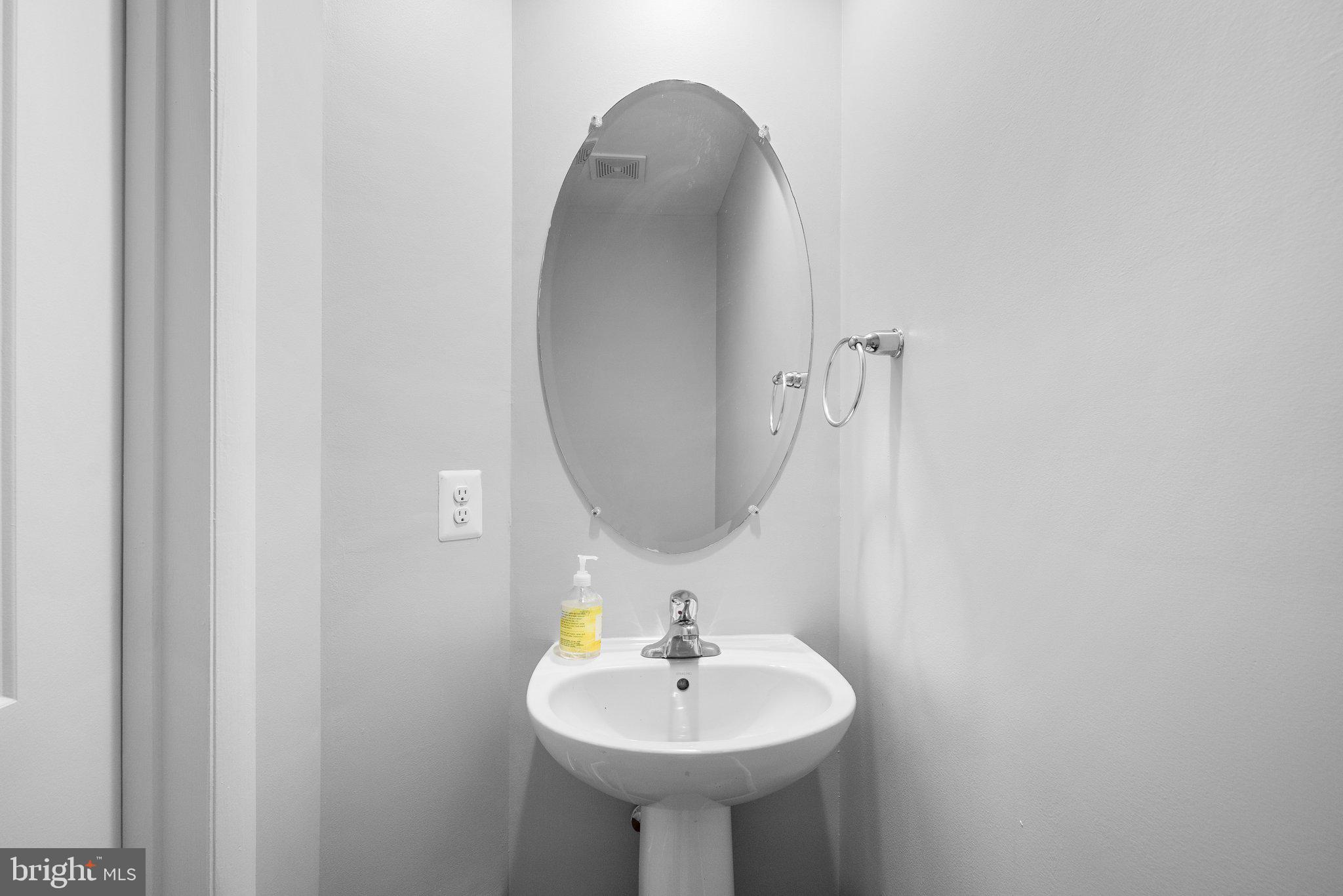 EYA ARTS DISTRICT - Residential Lease