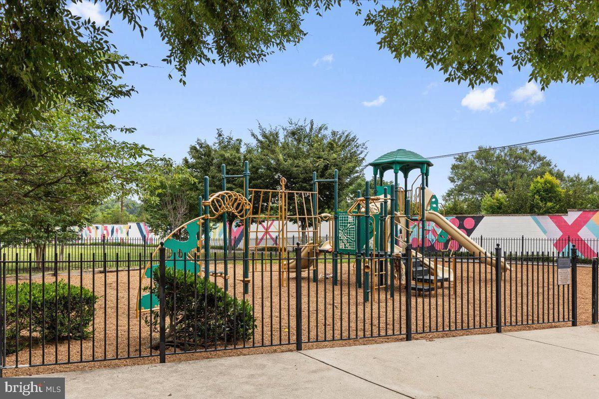 EYA ARTS DISTRICT - Residential Lease