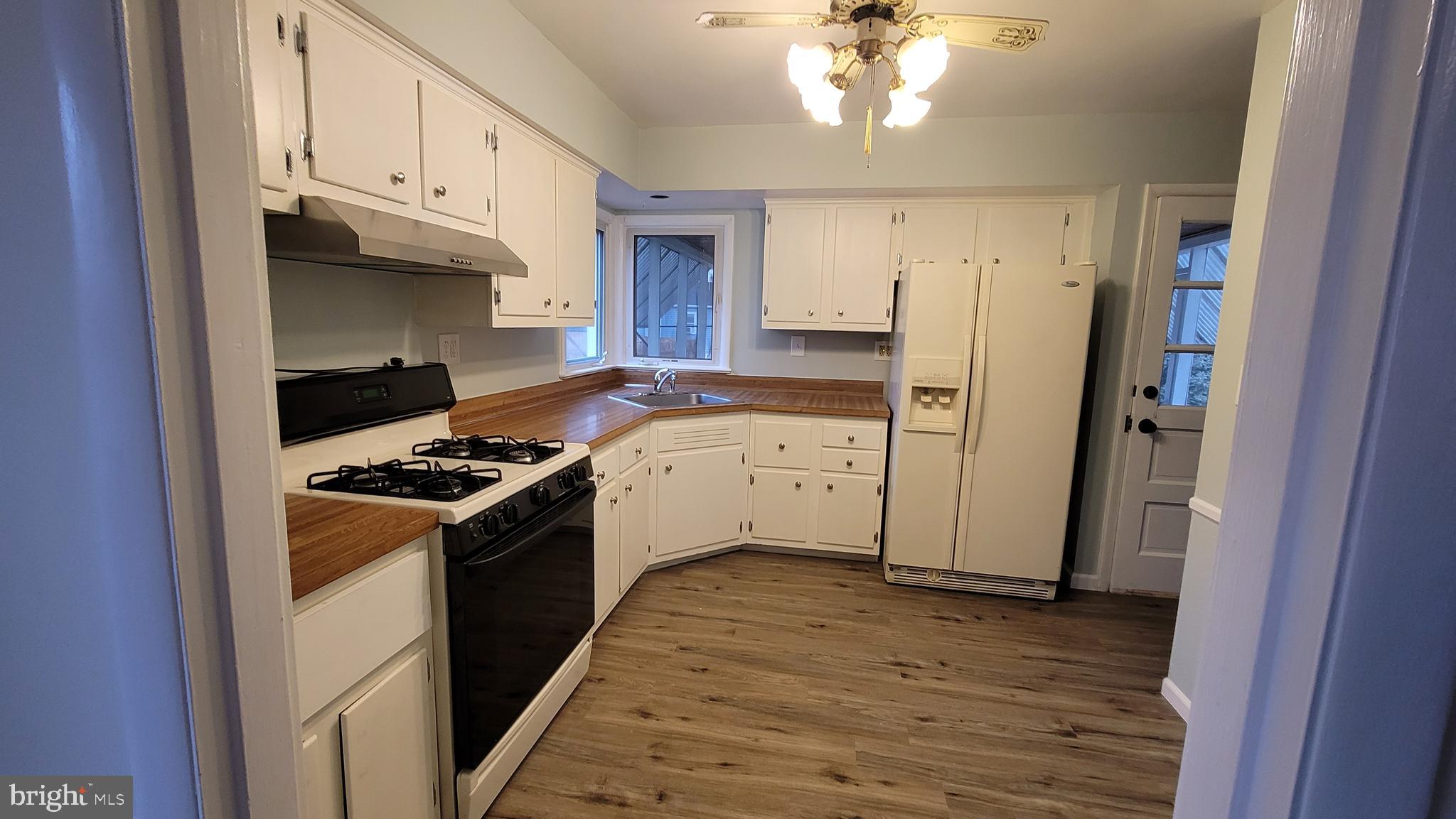 1412 TORREY PLACE
