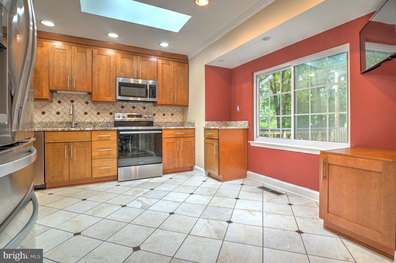 2405 EARLSGATE COURT