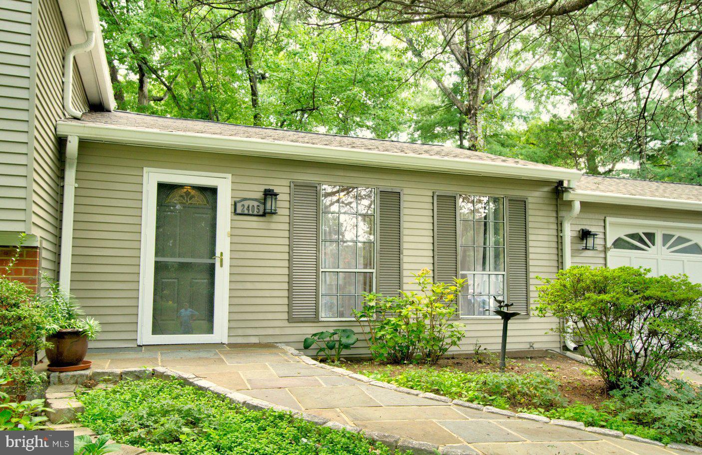 2405 EARLSGATE COURT