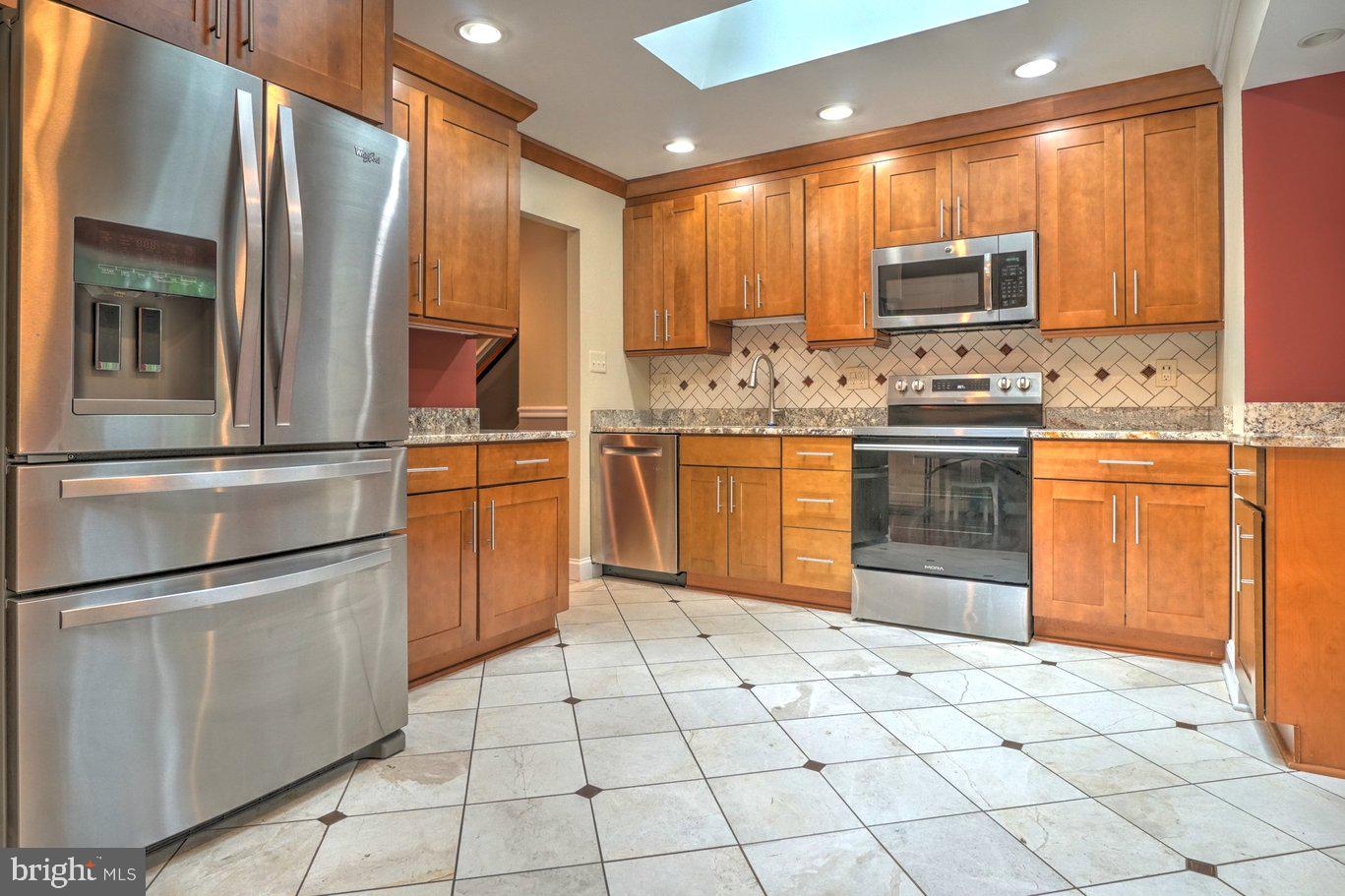 2405 EARLSGATE COURT