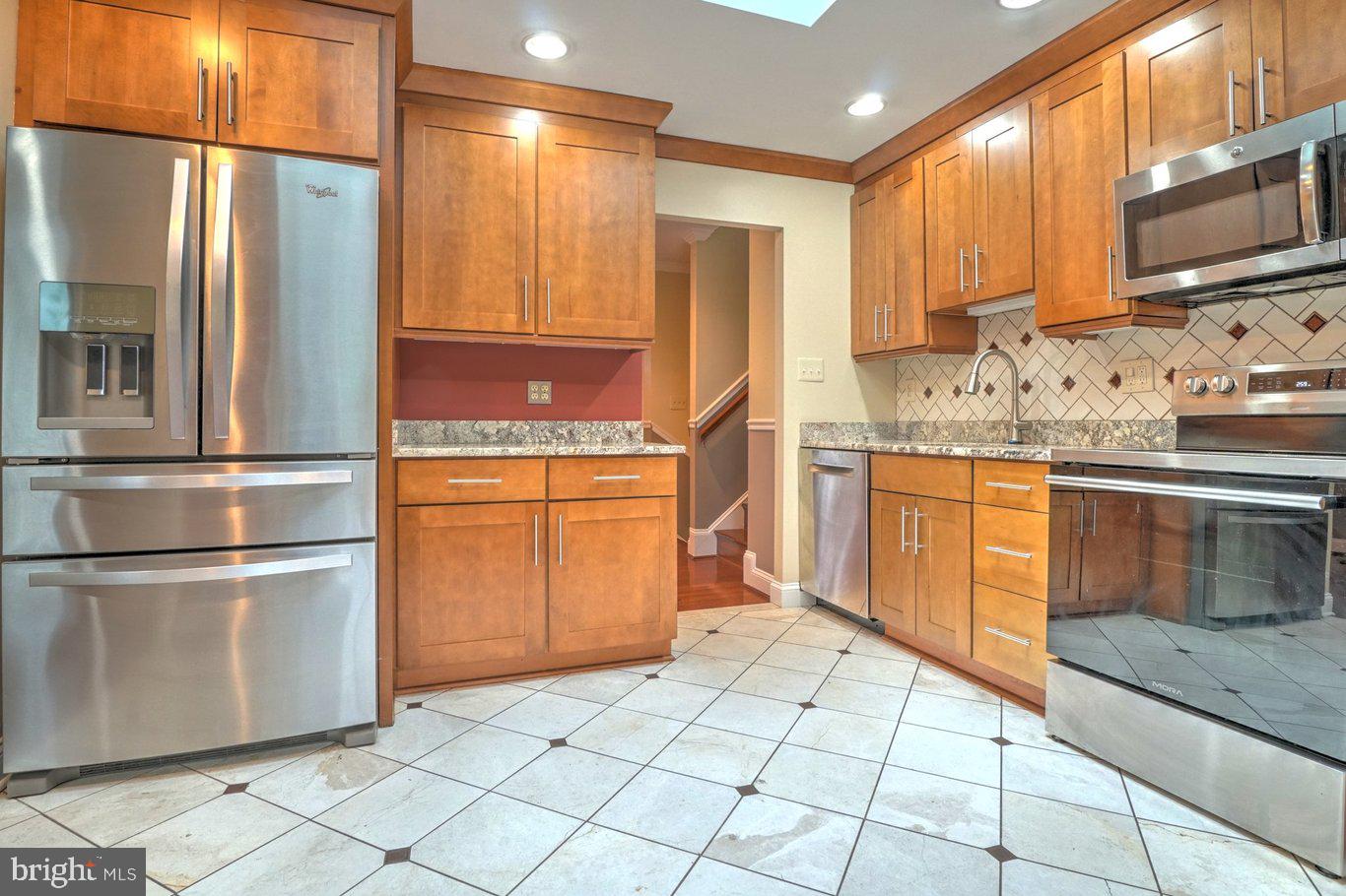 2405 EARLSGATE COURT