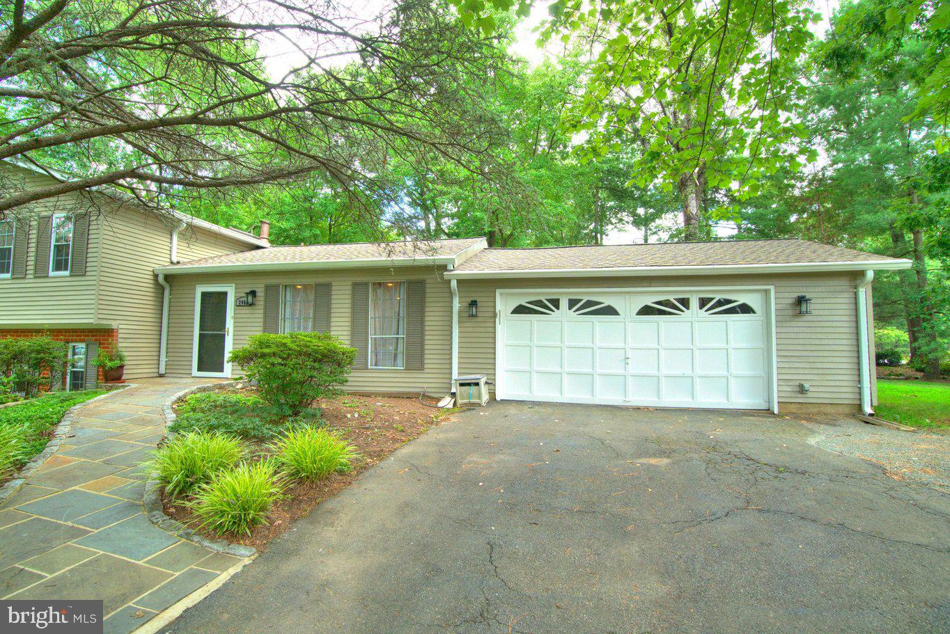 2405 EARLSGATE COURT