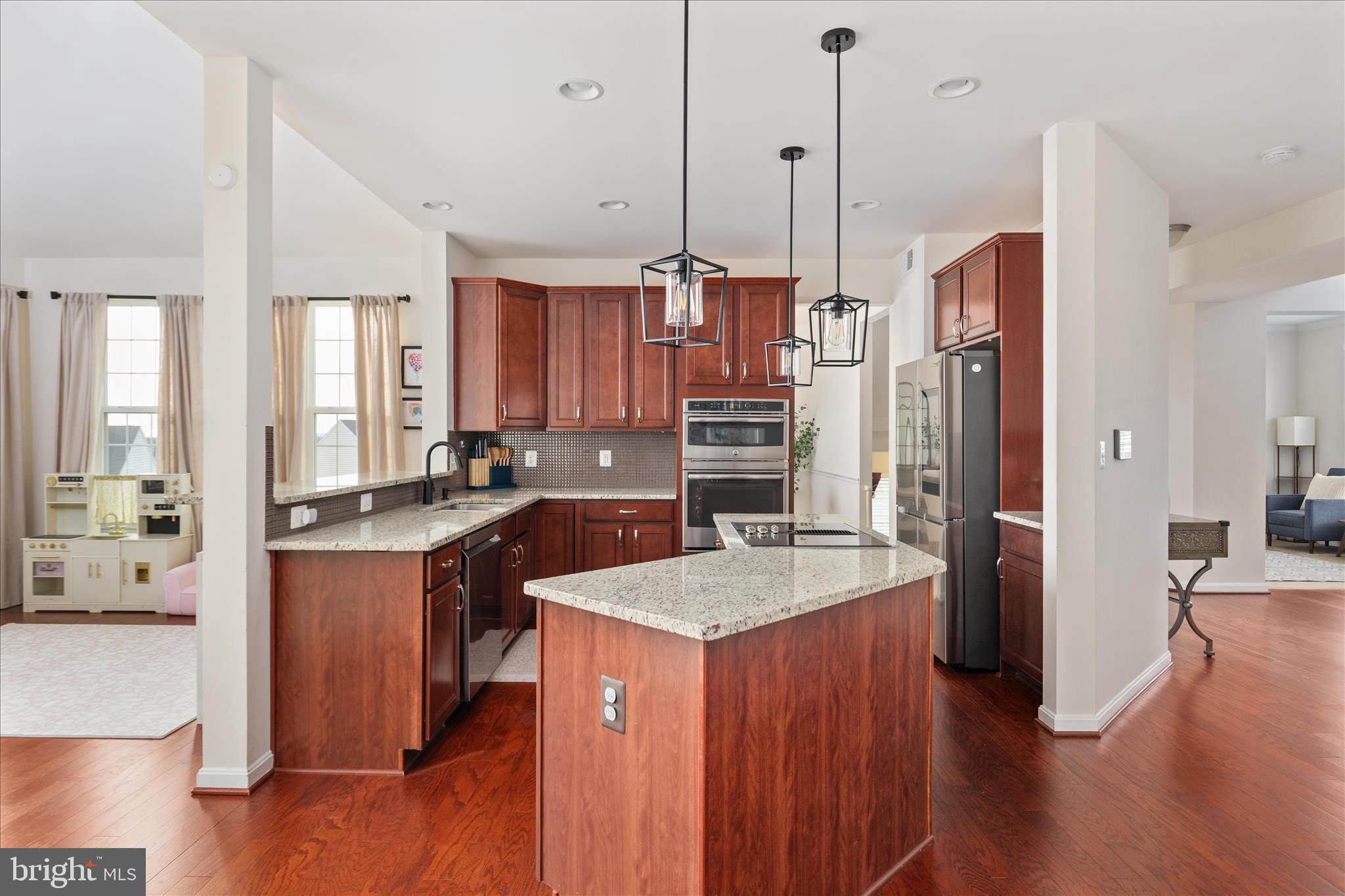 MOUNTAIN VALLEY - Residential