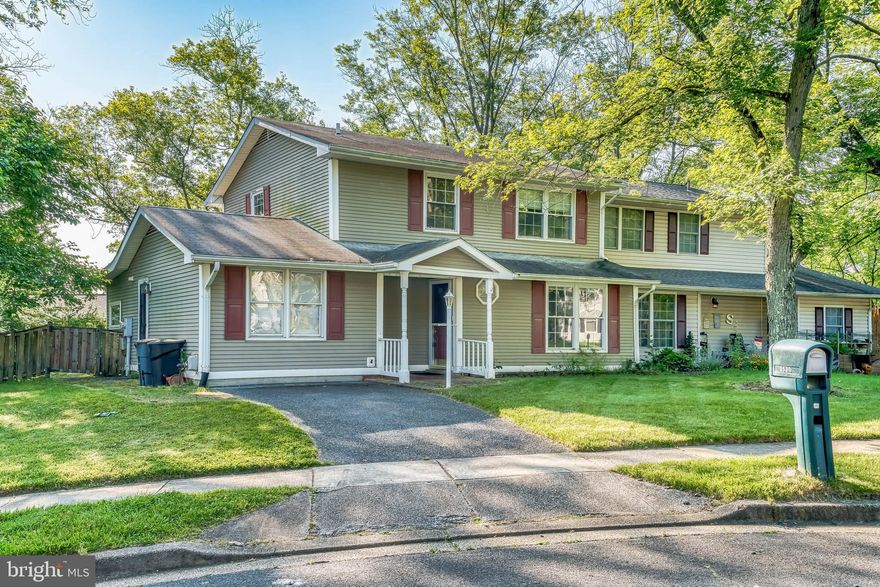 One of the best duplexes in Four Seasons w/ large fenced backyard. Pergo and ceramic flooring. Updated baths. Main level bedroom w/ separate entrance could be used as office or family room. Large eat-in kitchen exits to backyard and deck.  Laundry in unit. The upper level features 3 spacious bedrooms and full bathroom. Located conveniently to Ft Meade/NSA, Waugh Chapel shopping center, BWI and all major highways! **OWNER PREFERS NO PETS BUT WILL CONSIDER ON CASE BY CASE BASIS**MUST HAVE GOOD CREDIT AND EXCELLENT RENTAL HISTORY**