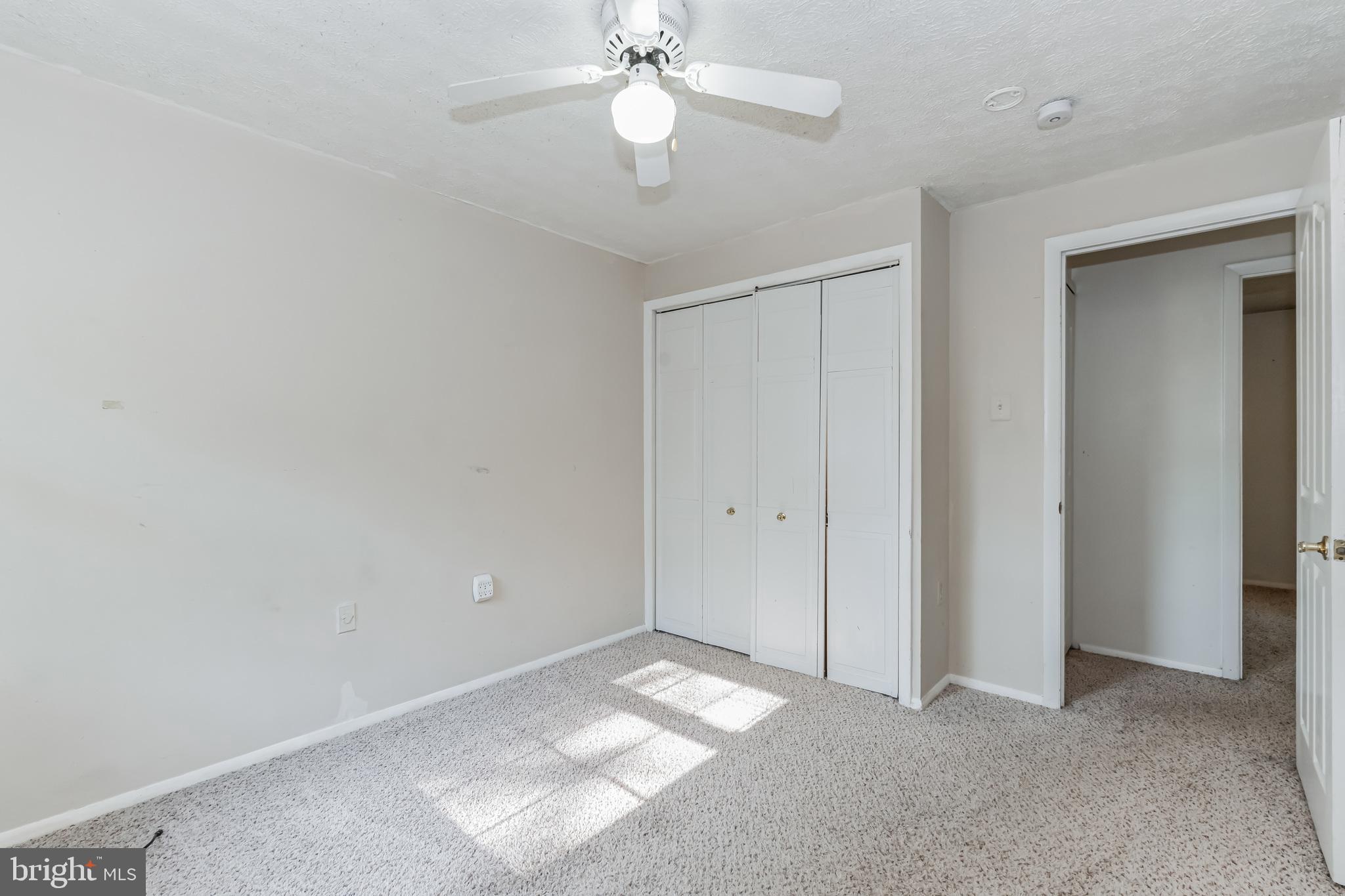 FOUR SEASONS ESTATES - Residential Lease