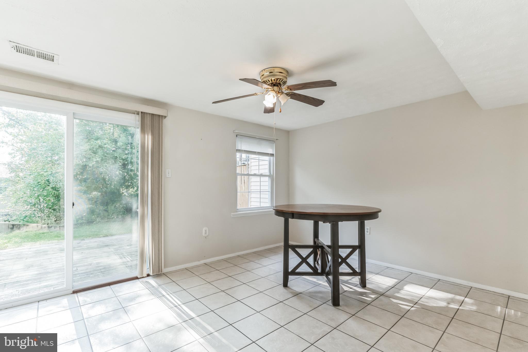 FOUR SEASONS ESTATES - Residential Lease