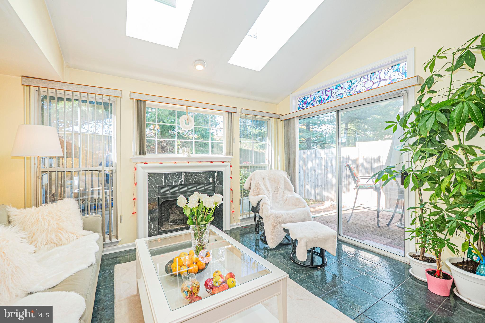 ASHBURN VILLAGE - Residential