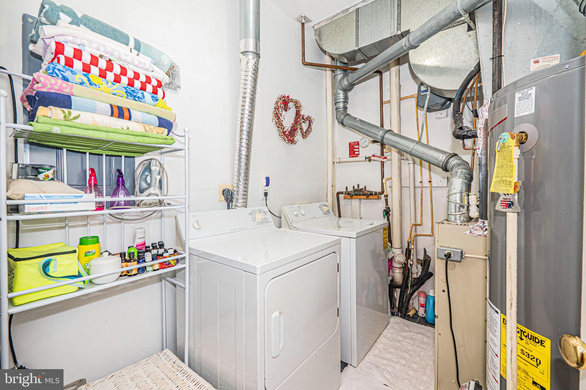 ASHBURN VILLAGE - Residential