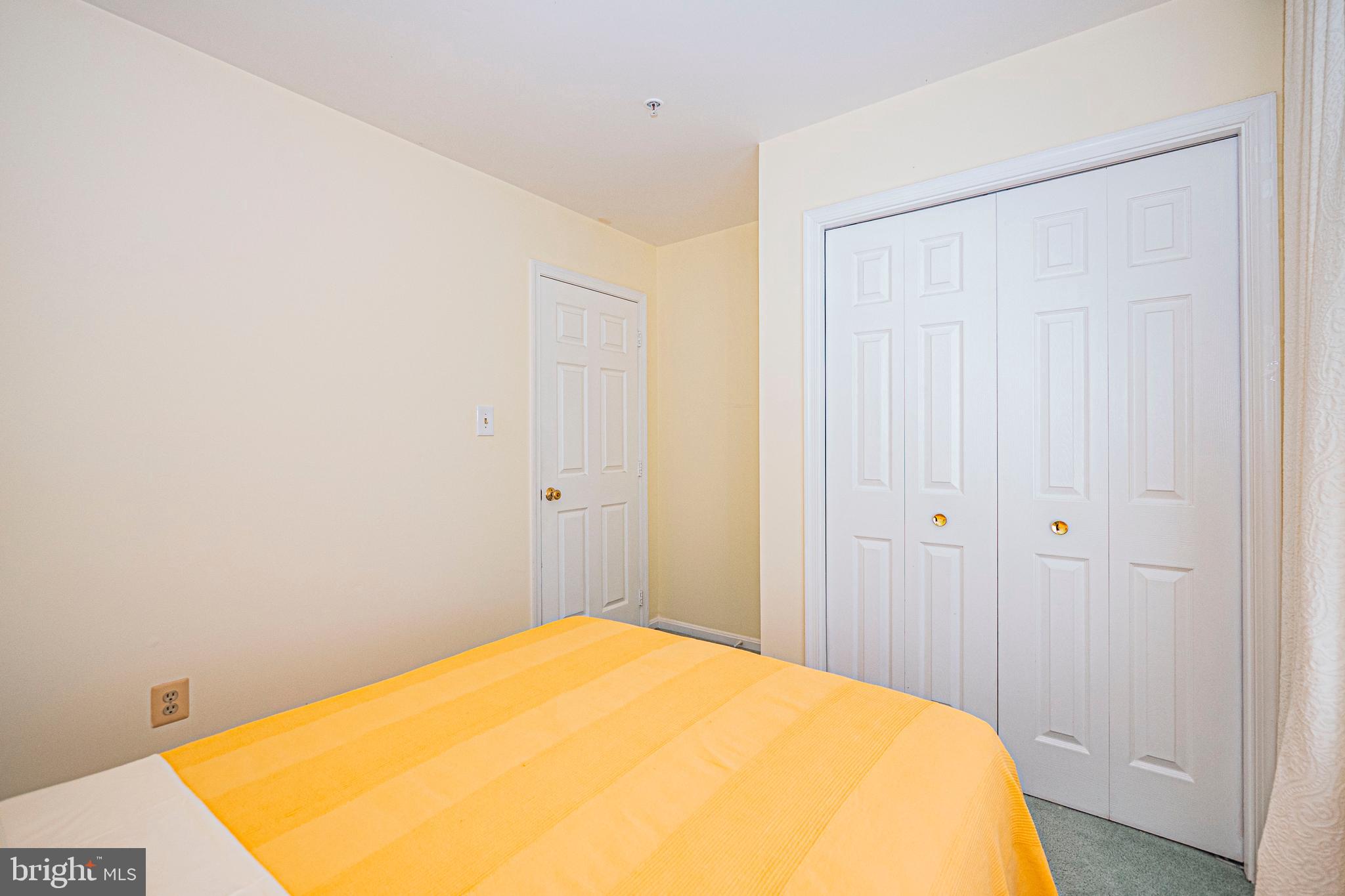 ASHBURN VILLAGE - Residential