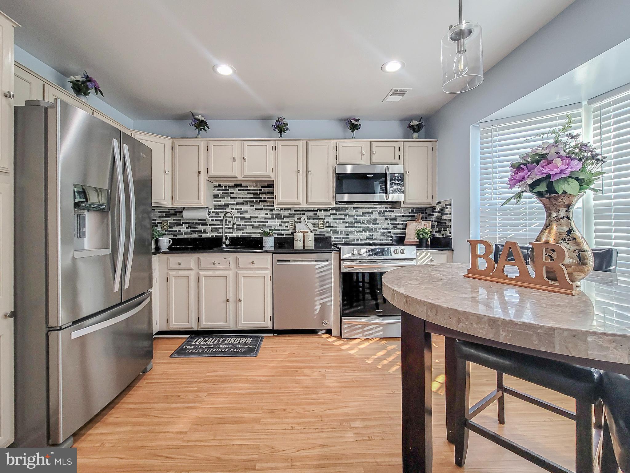 GUNSTON SQUARE - Residential