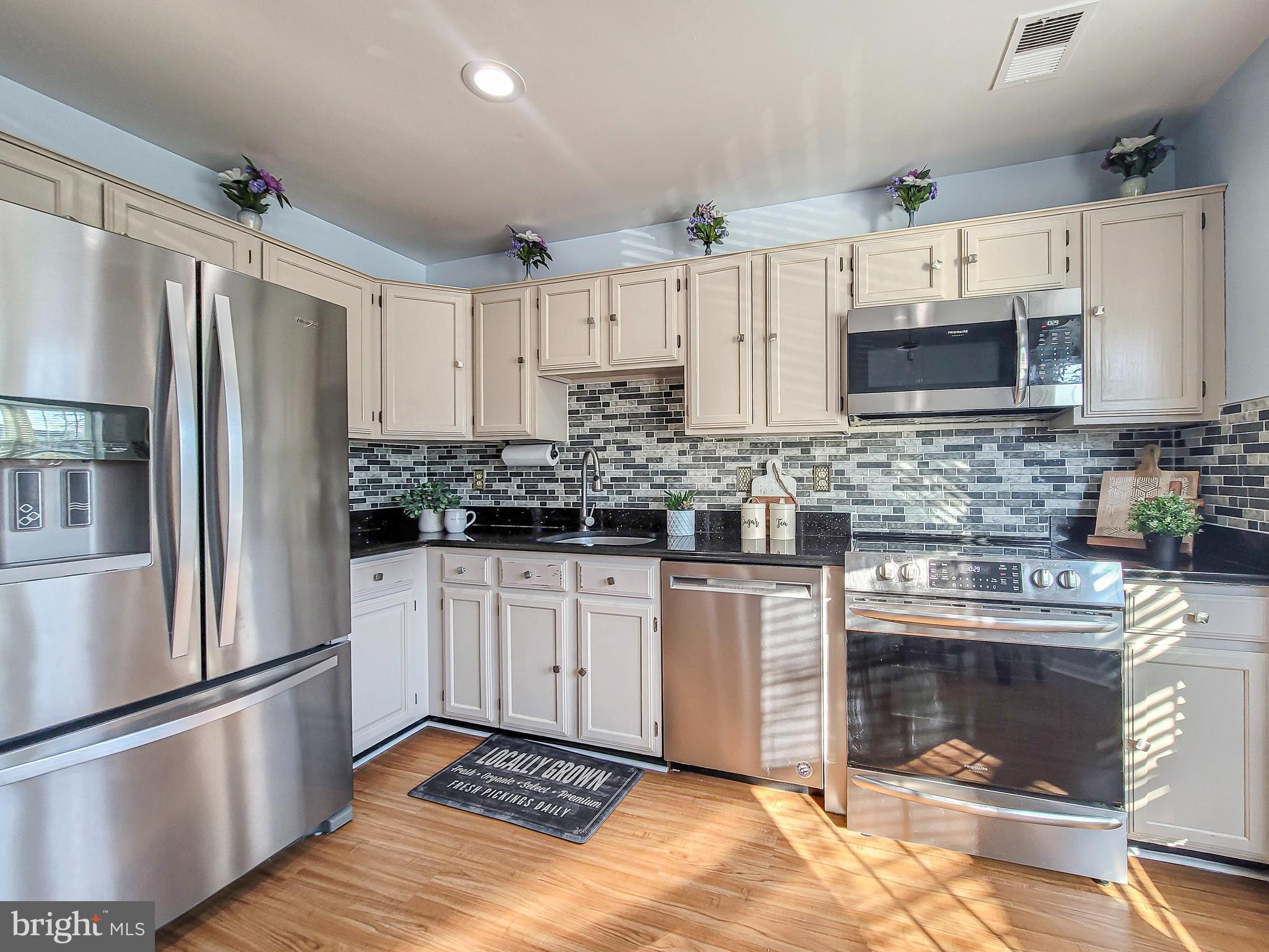 GUNSTON SQUARE - Residential