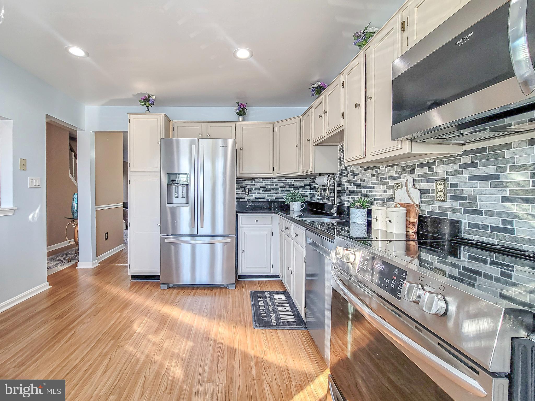 GUNSTON SQUARE - Residential