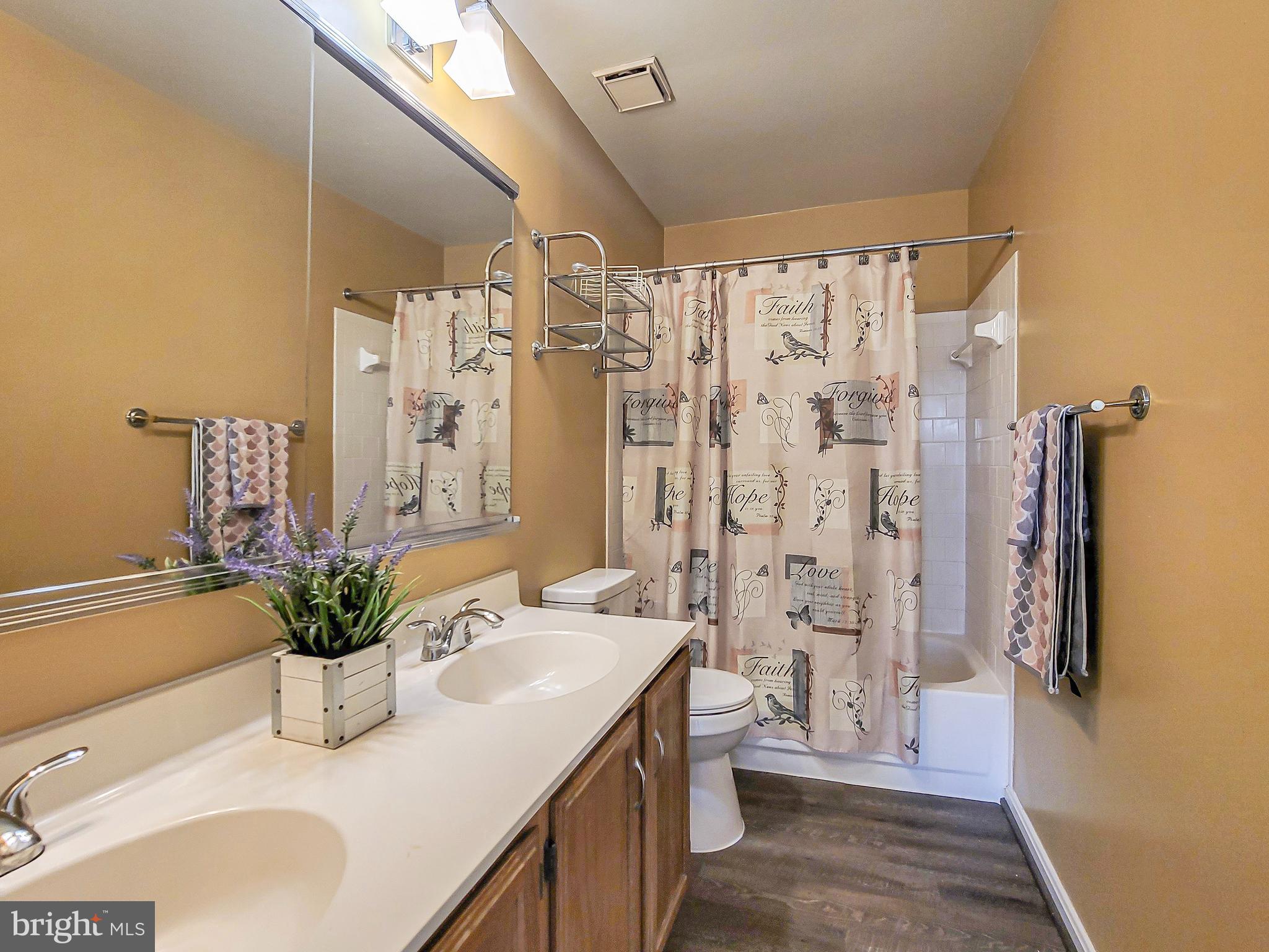 GUNSTON SQUARE - Residential