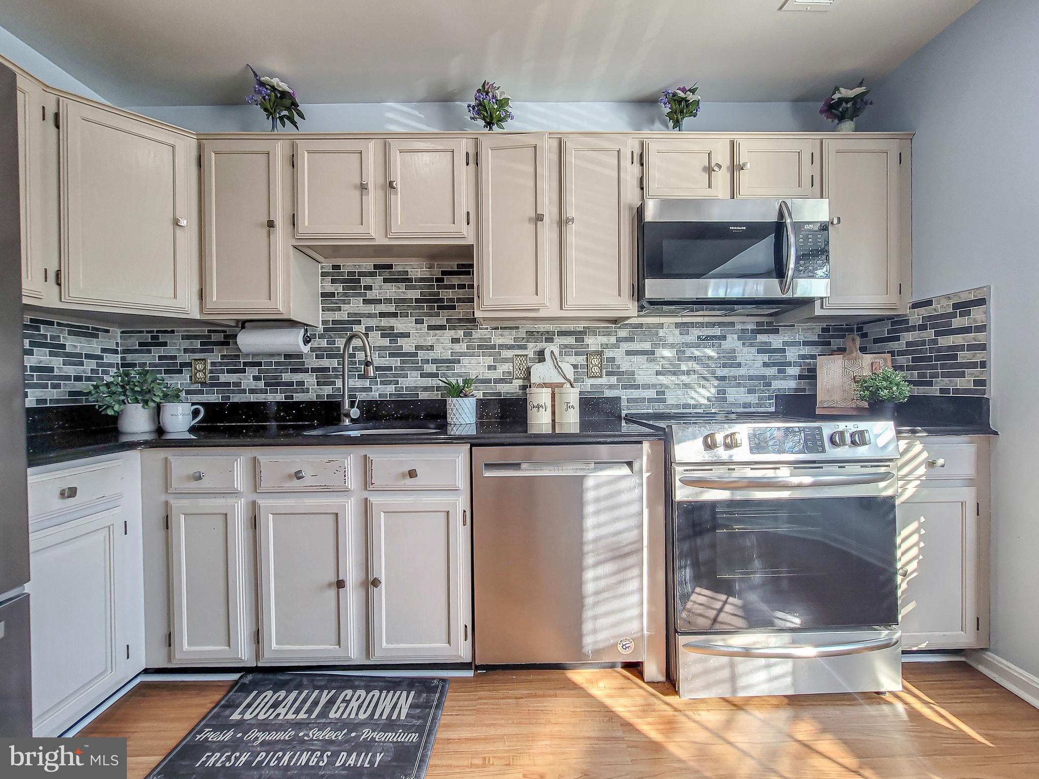 GUNSTON SQUARE - Residential