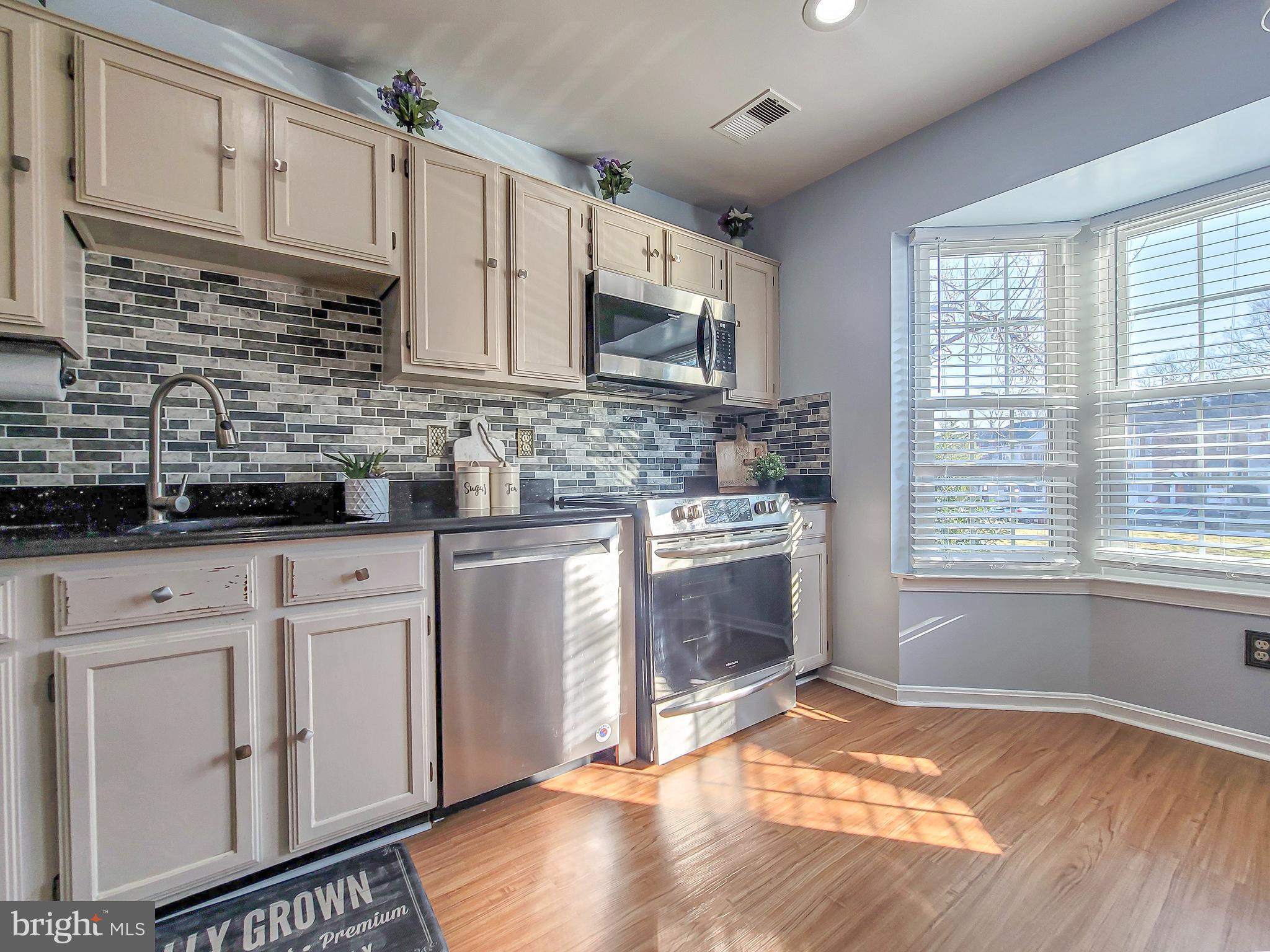 GUNSTON SQUARE - Residential