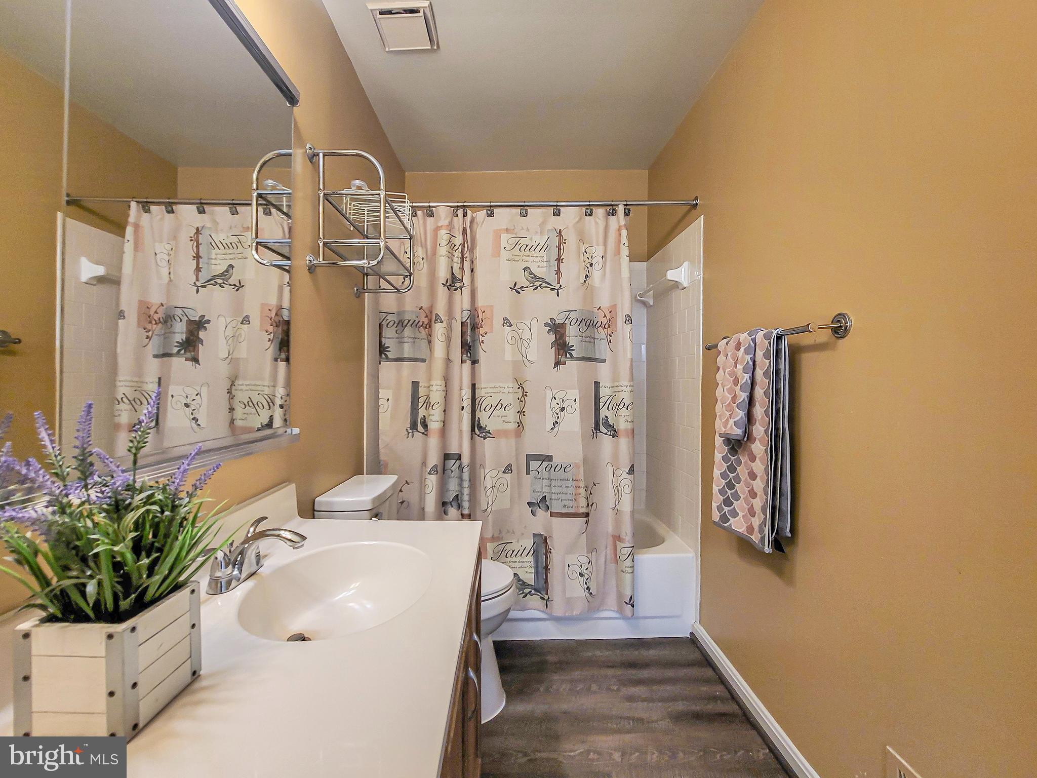 GUNSTON SQUARE - Residential