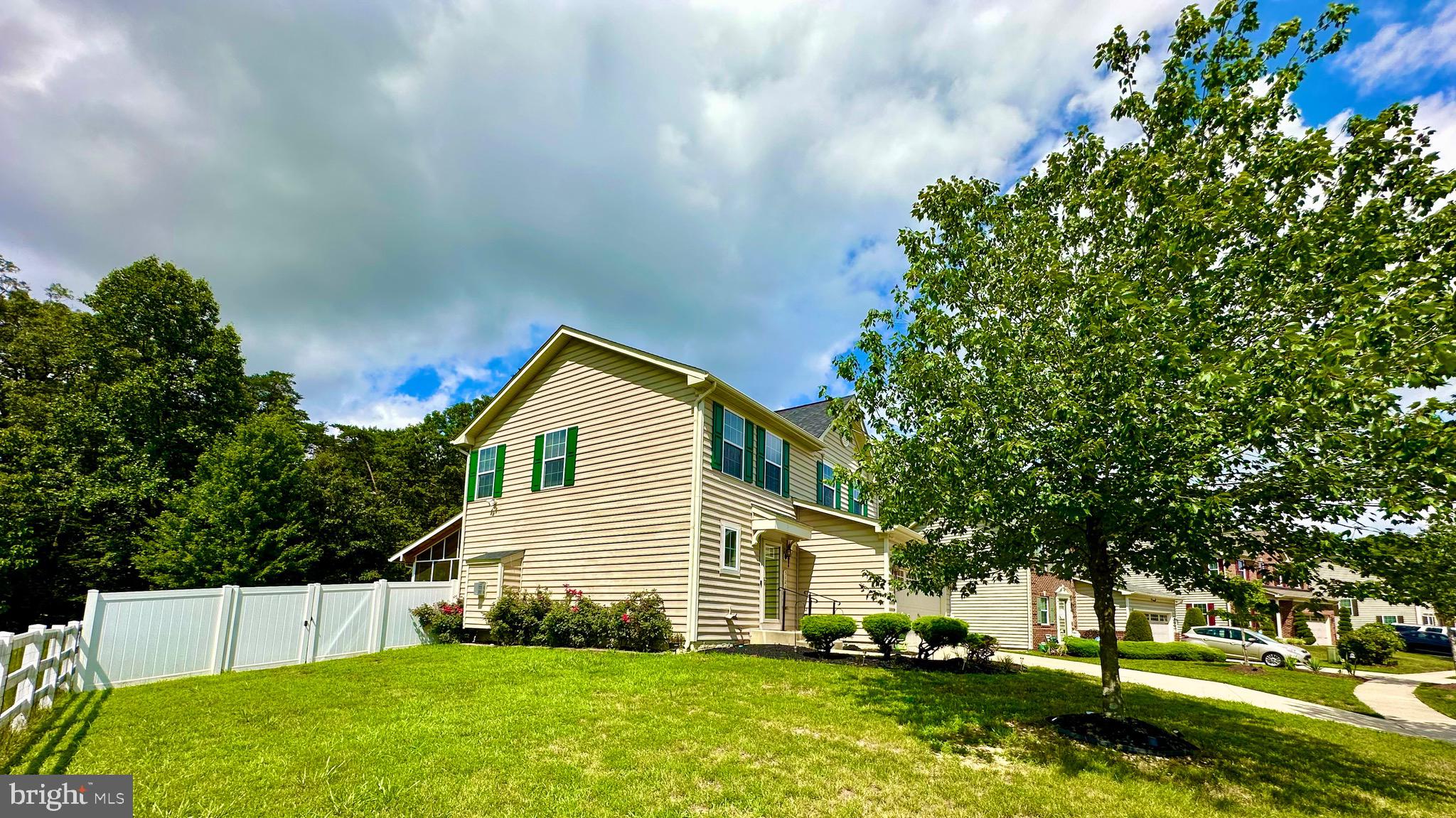 5121 ROYAL BIRKDALE AVENUE
