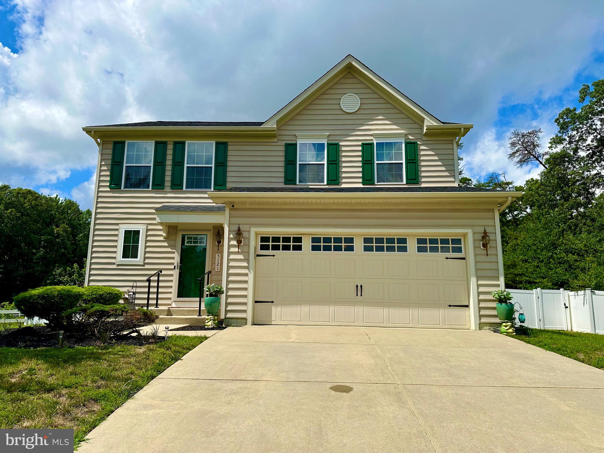 5121 ROYAL BIRKDALE AVENUE