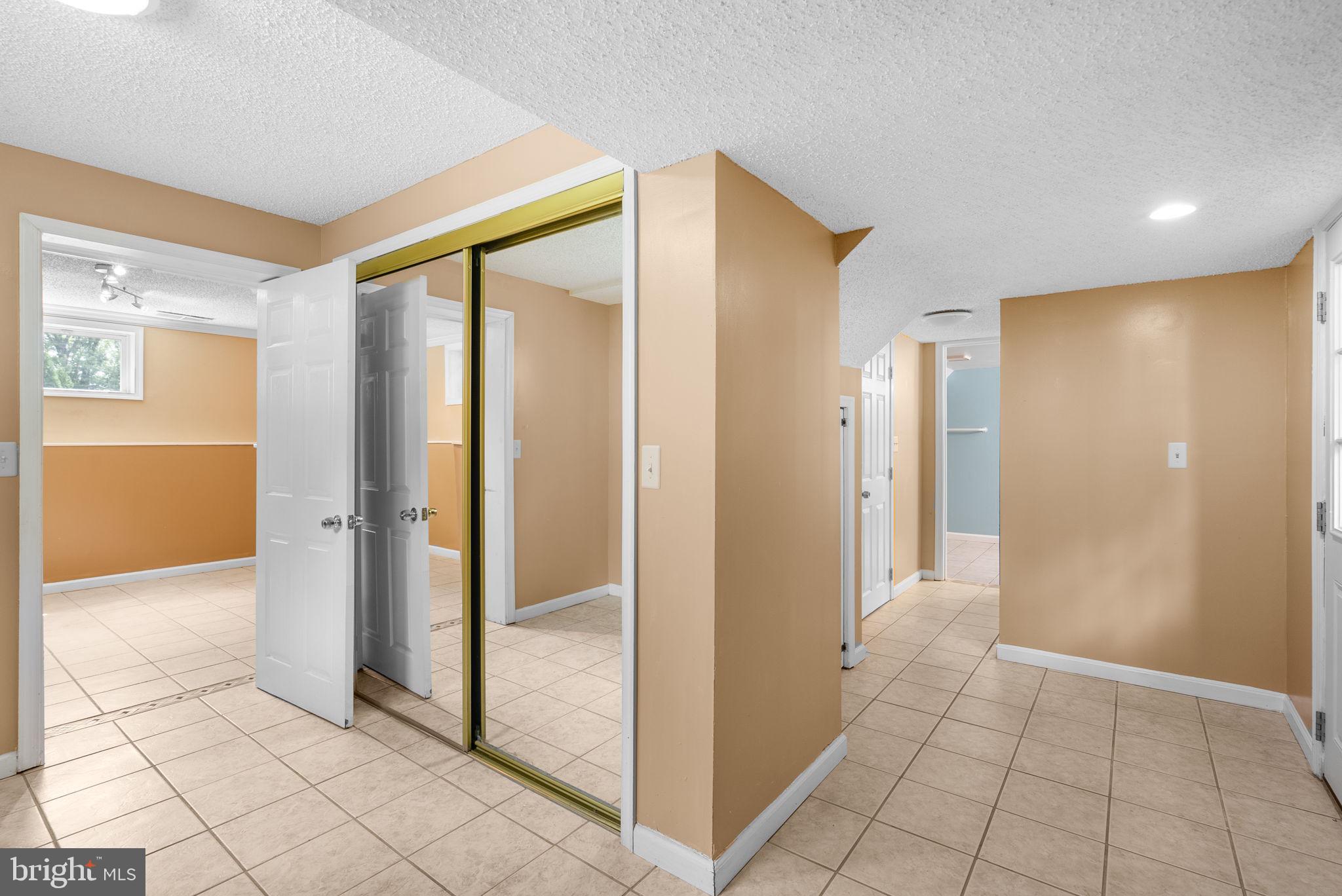 BROADVIEW - Residential