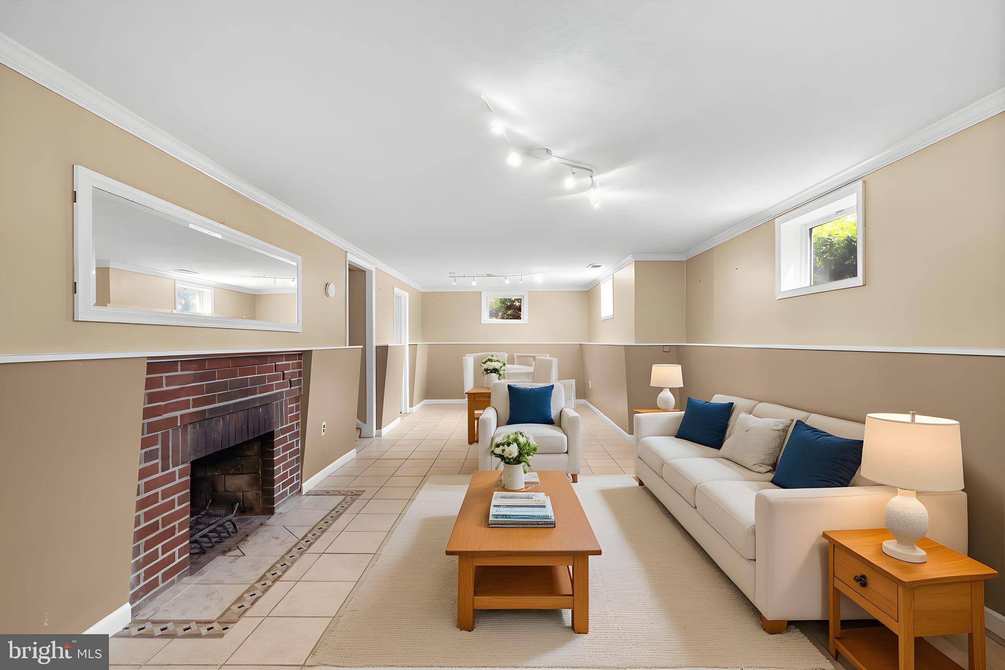 BROADVIEW - Residential