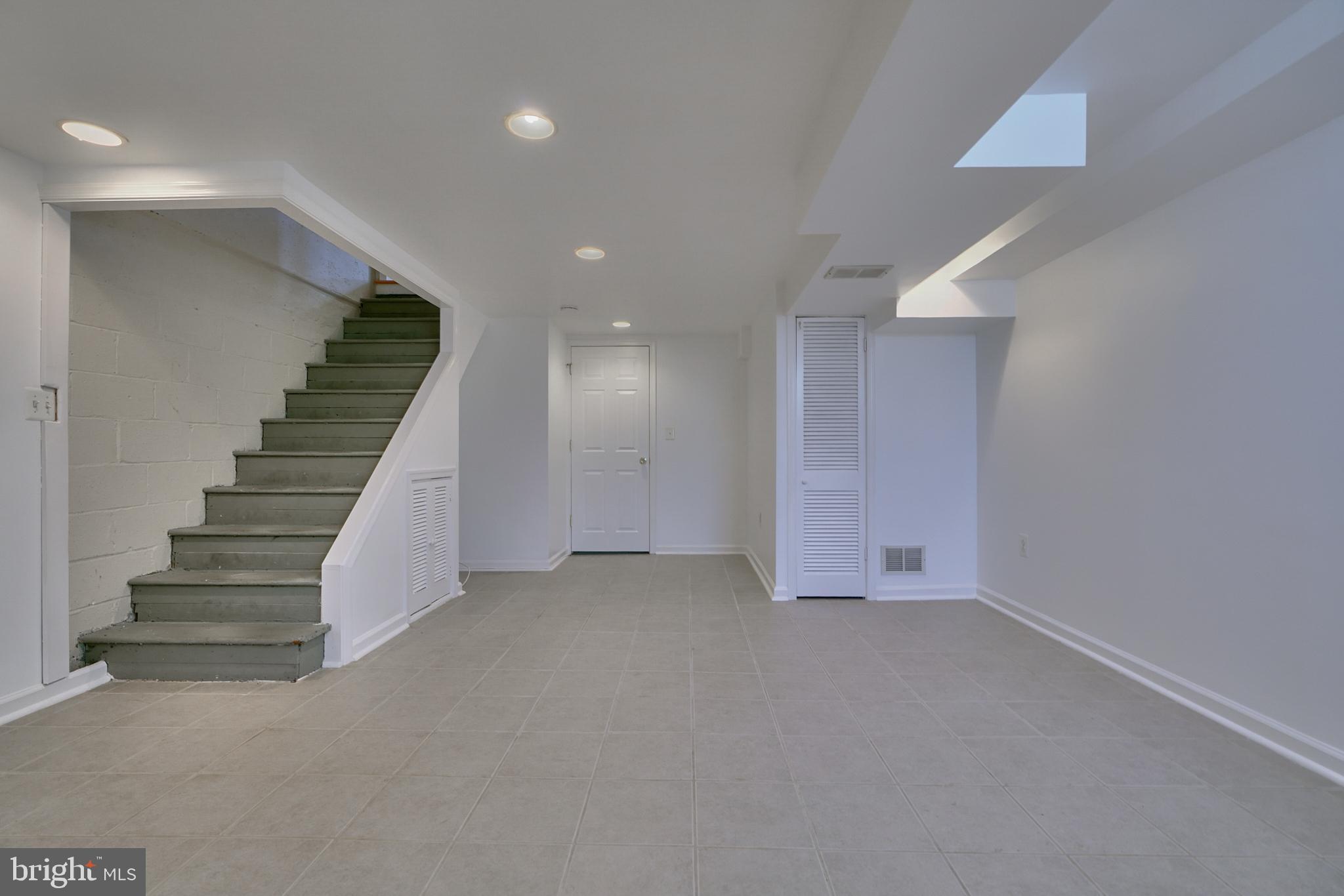 MIDDLE RIVER - Residential