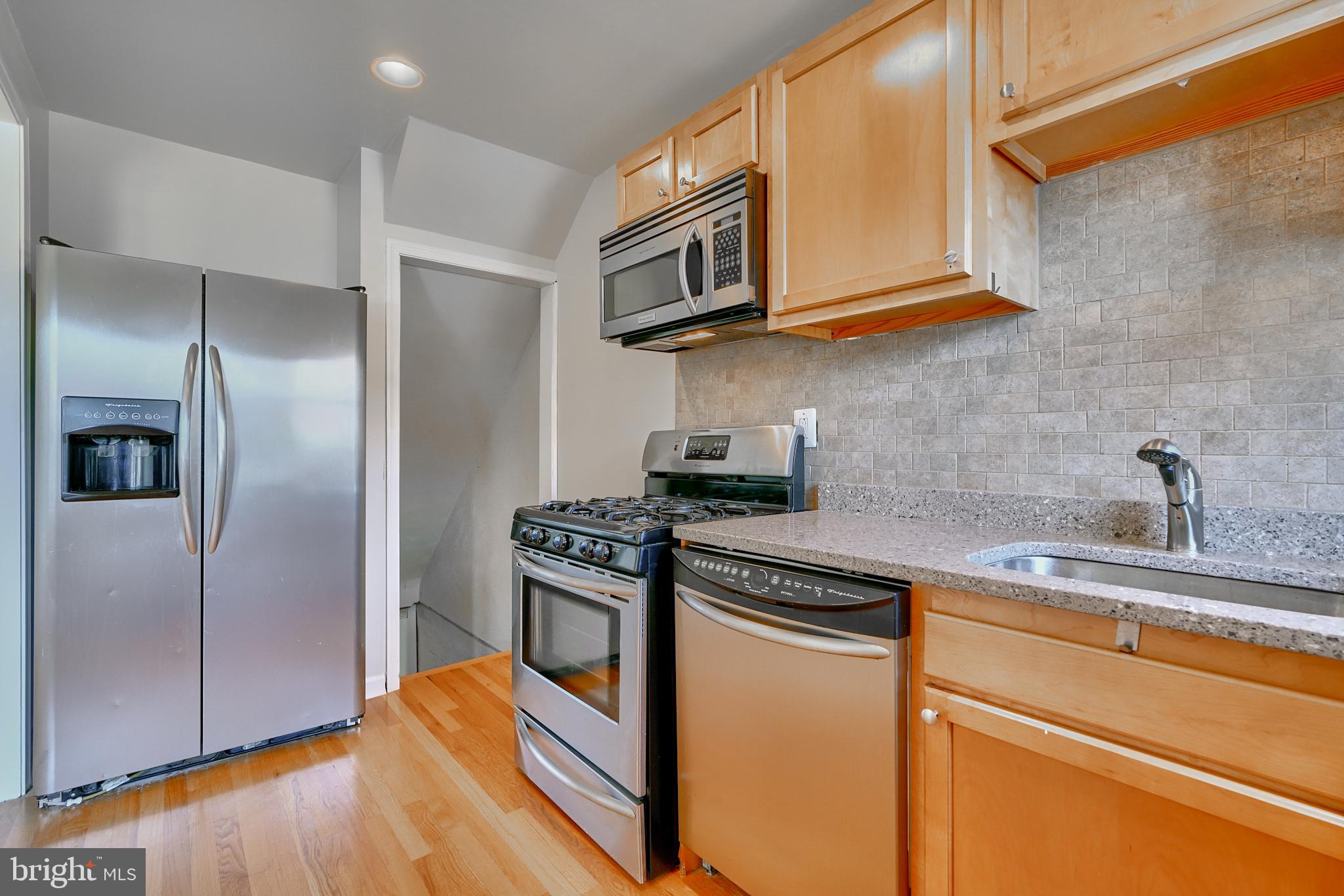 MIDDLE RIVER - Residential