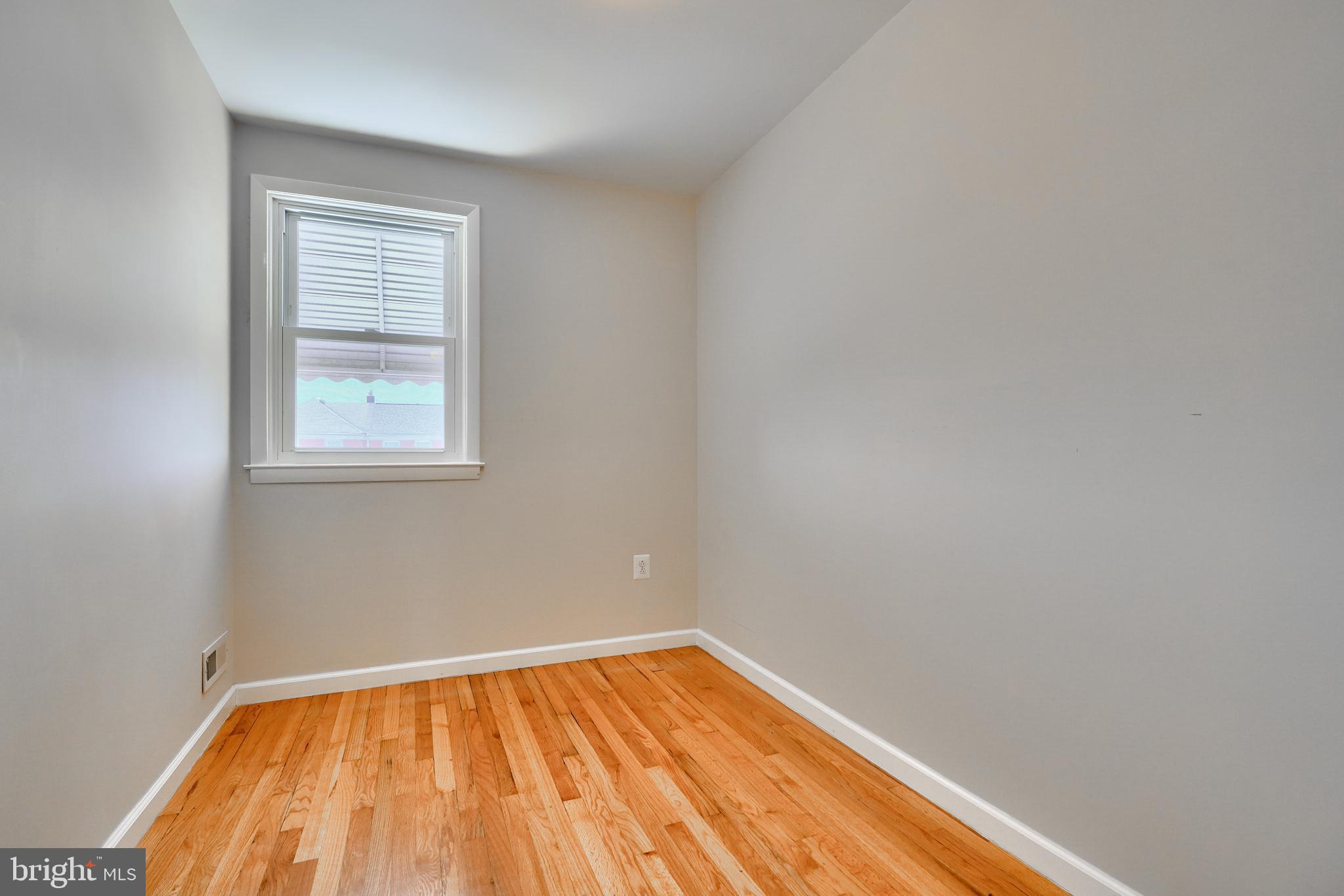 MIDDLE RIVER - Residential