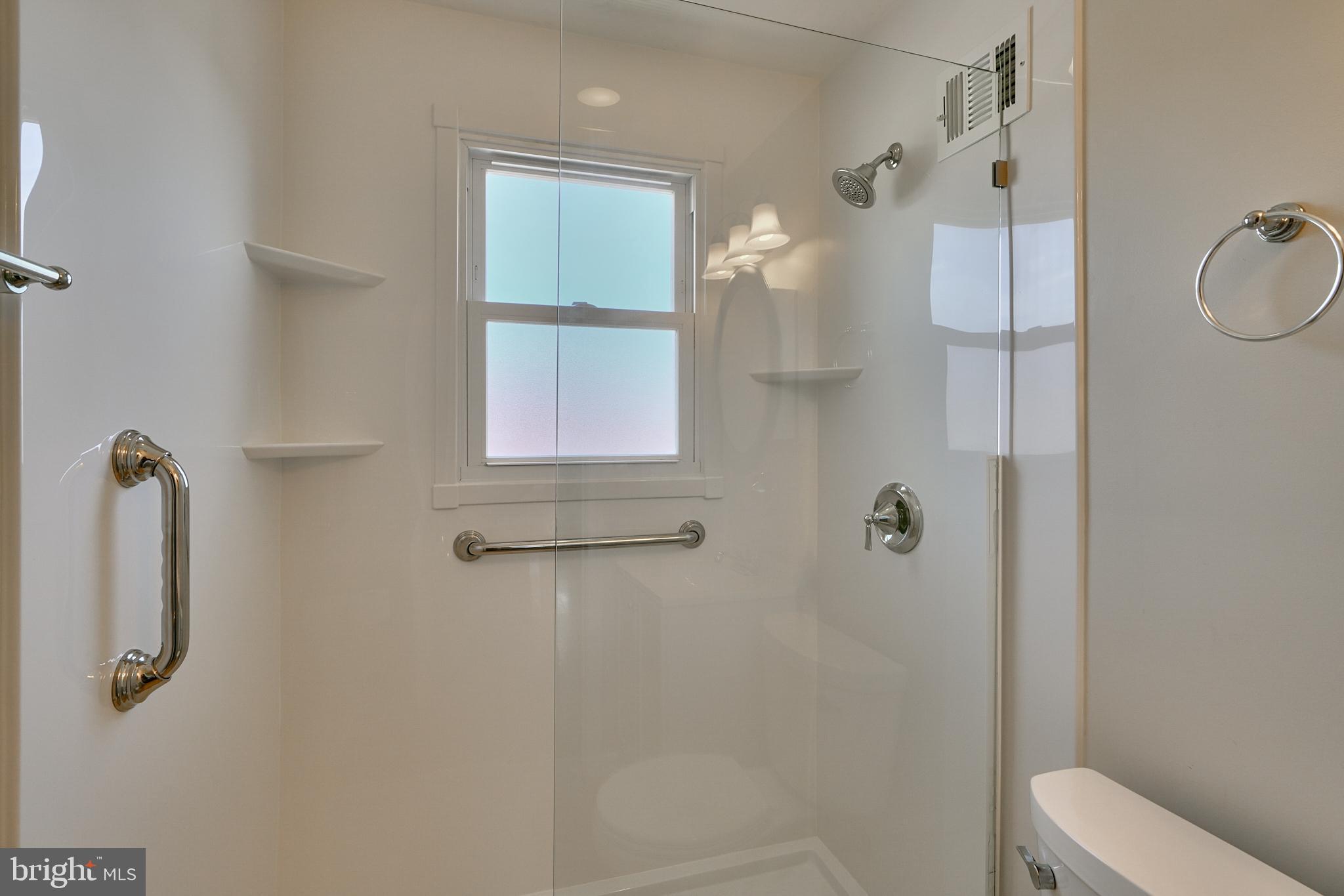 MIDDLE RIVER - Residential