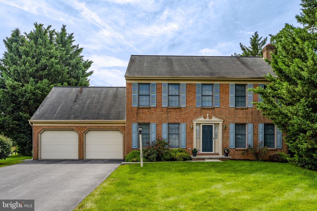 Photo of 504 Spring Hollow Drive, NEW HOLLAND, PA 17557 (MLS # PALA2095910)