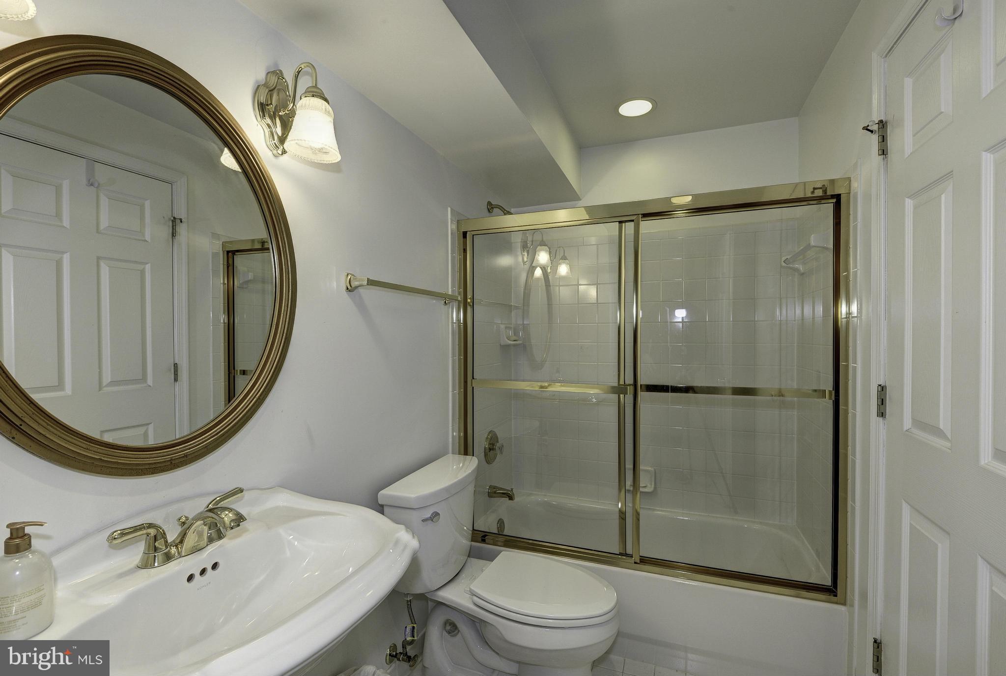 CENTURY OAK - Residential