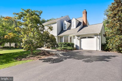 10221 EAGLE LANDING COURT BURKE VA 22015