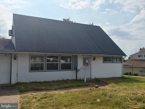 Homes For Sale - 14 Circle Road<br/> LEVITTOWN, PA 19057