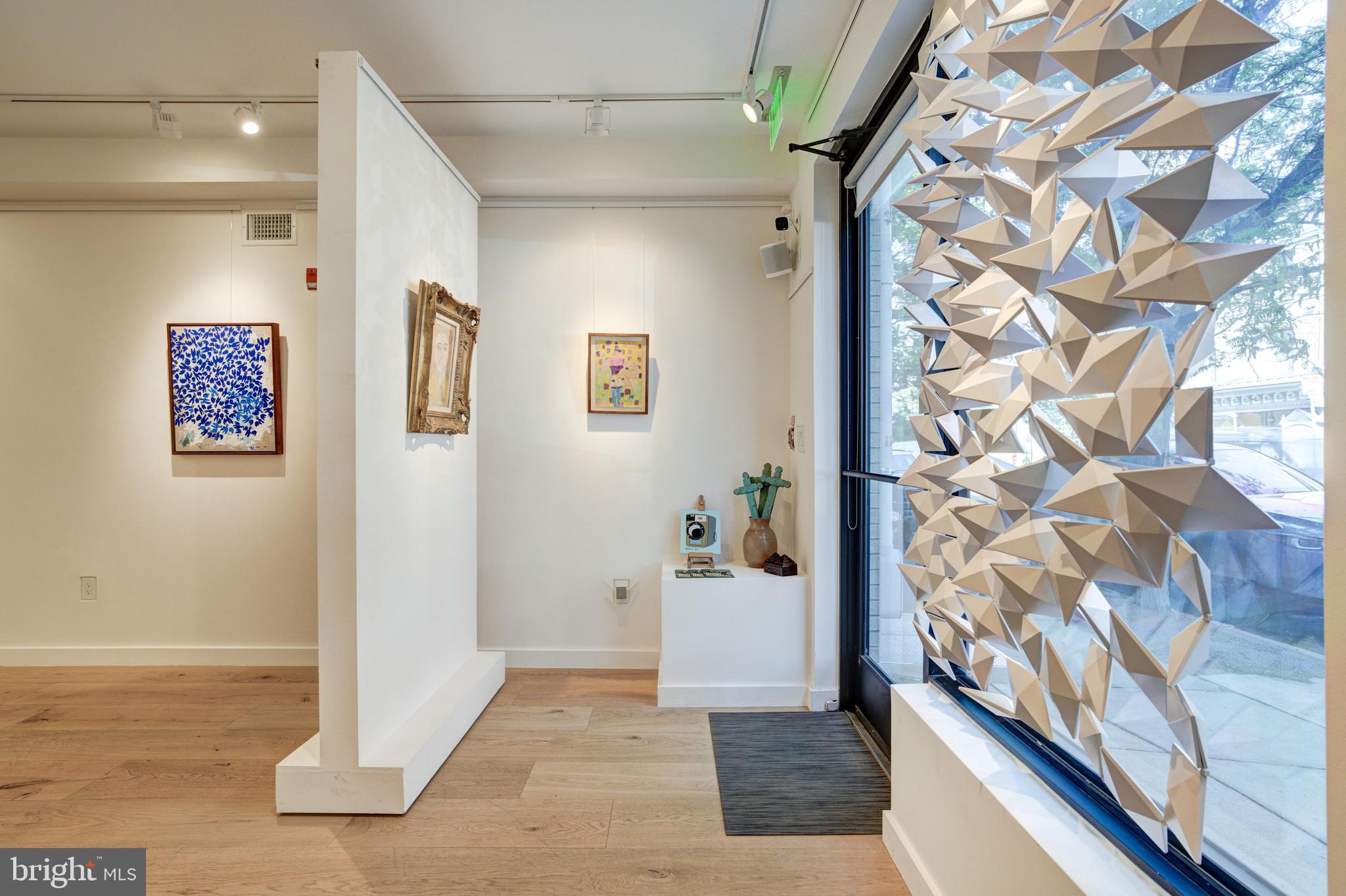 FISHTOWN - Commercial Sale